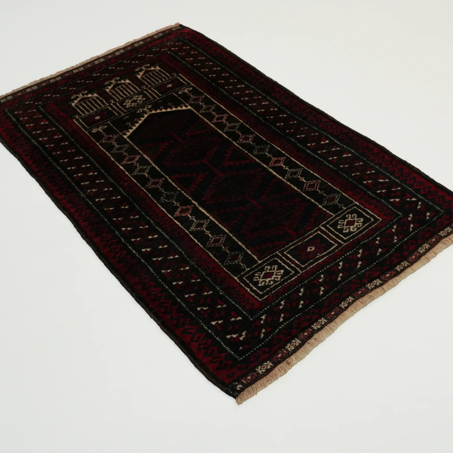 El Dokuma Yün Bordo Halı Seccade, 79x123 cm — Halıcızade