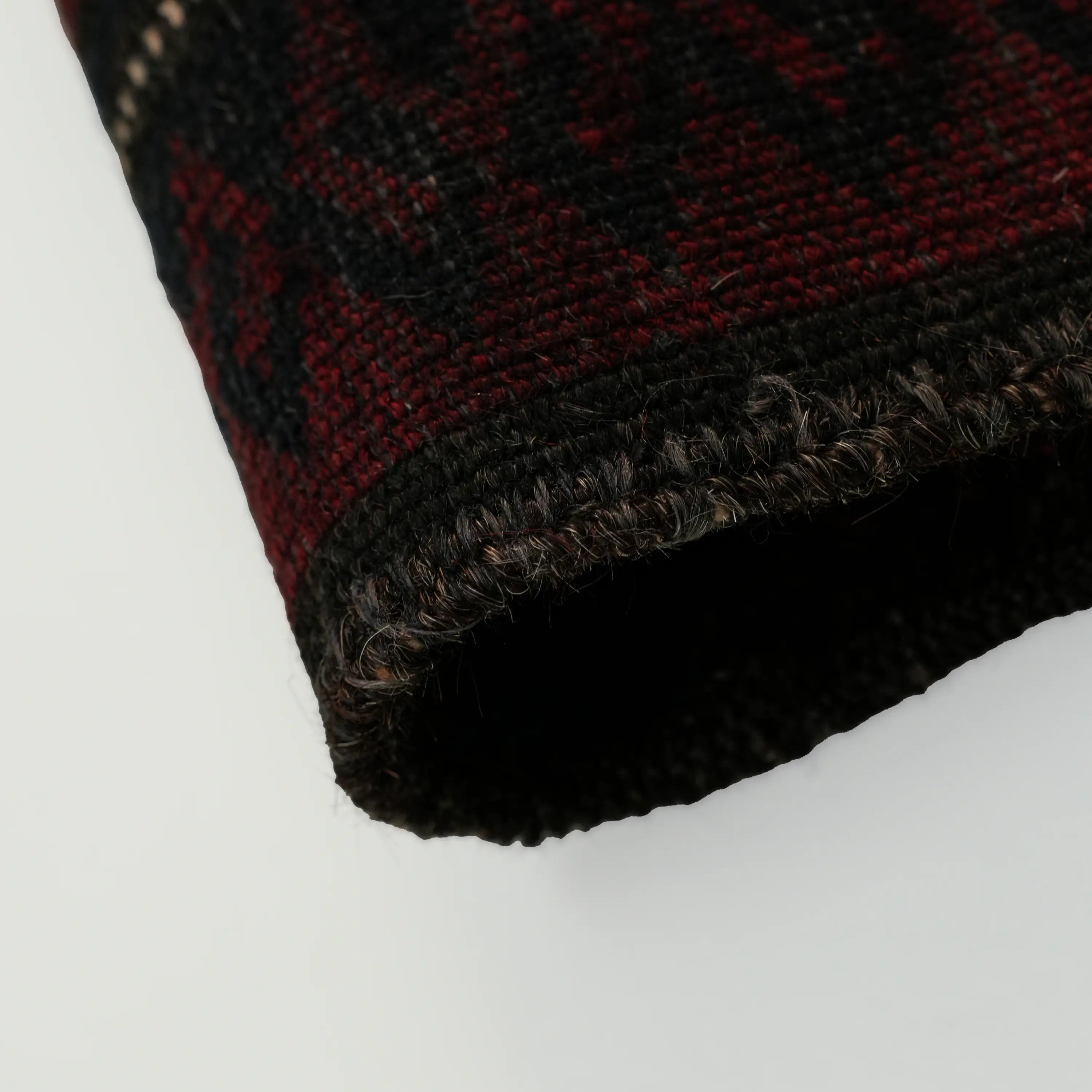 El Dokuma Yün Bordo Halı Seccade