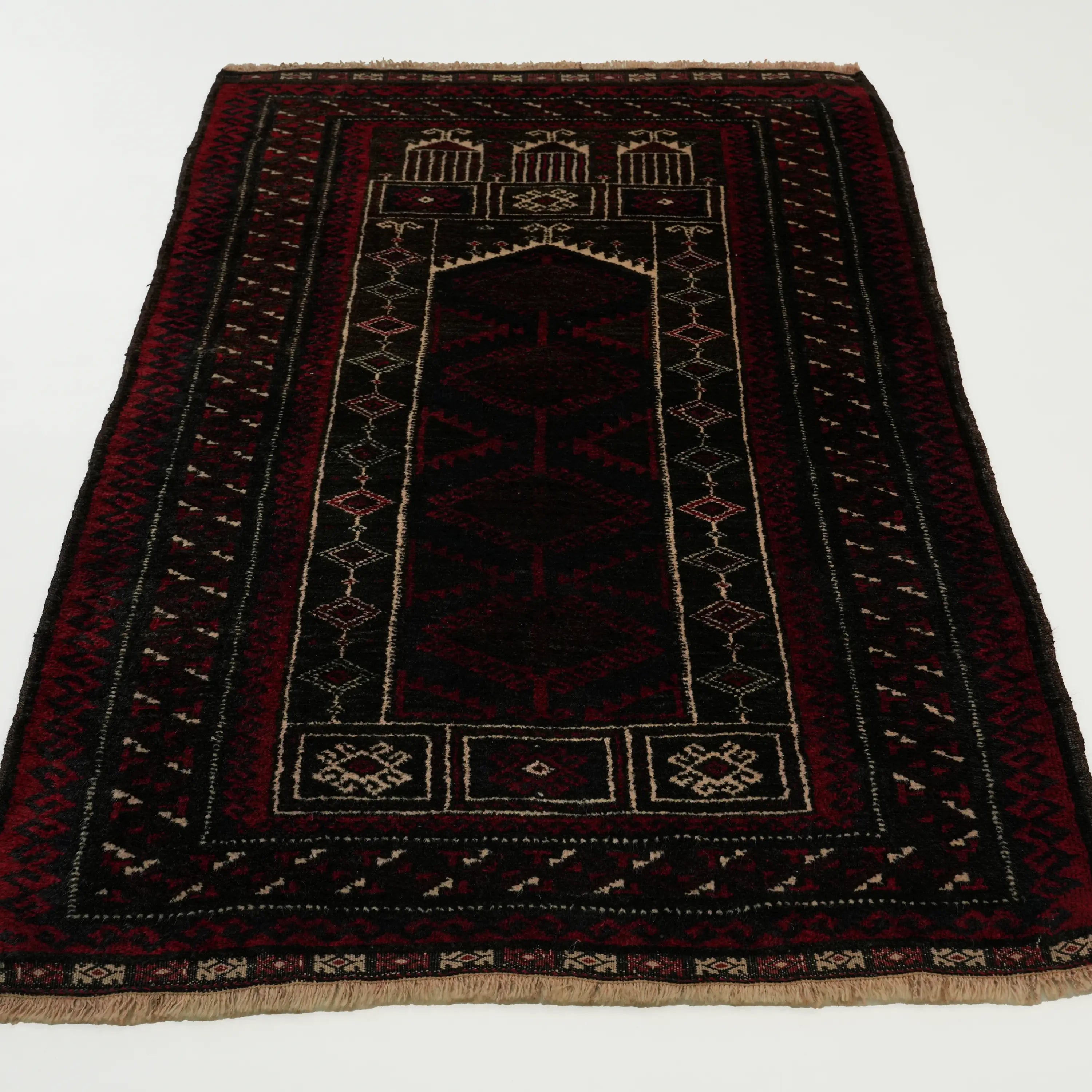 El Dokuma Yün Bordo Halı Seccade