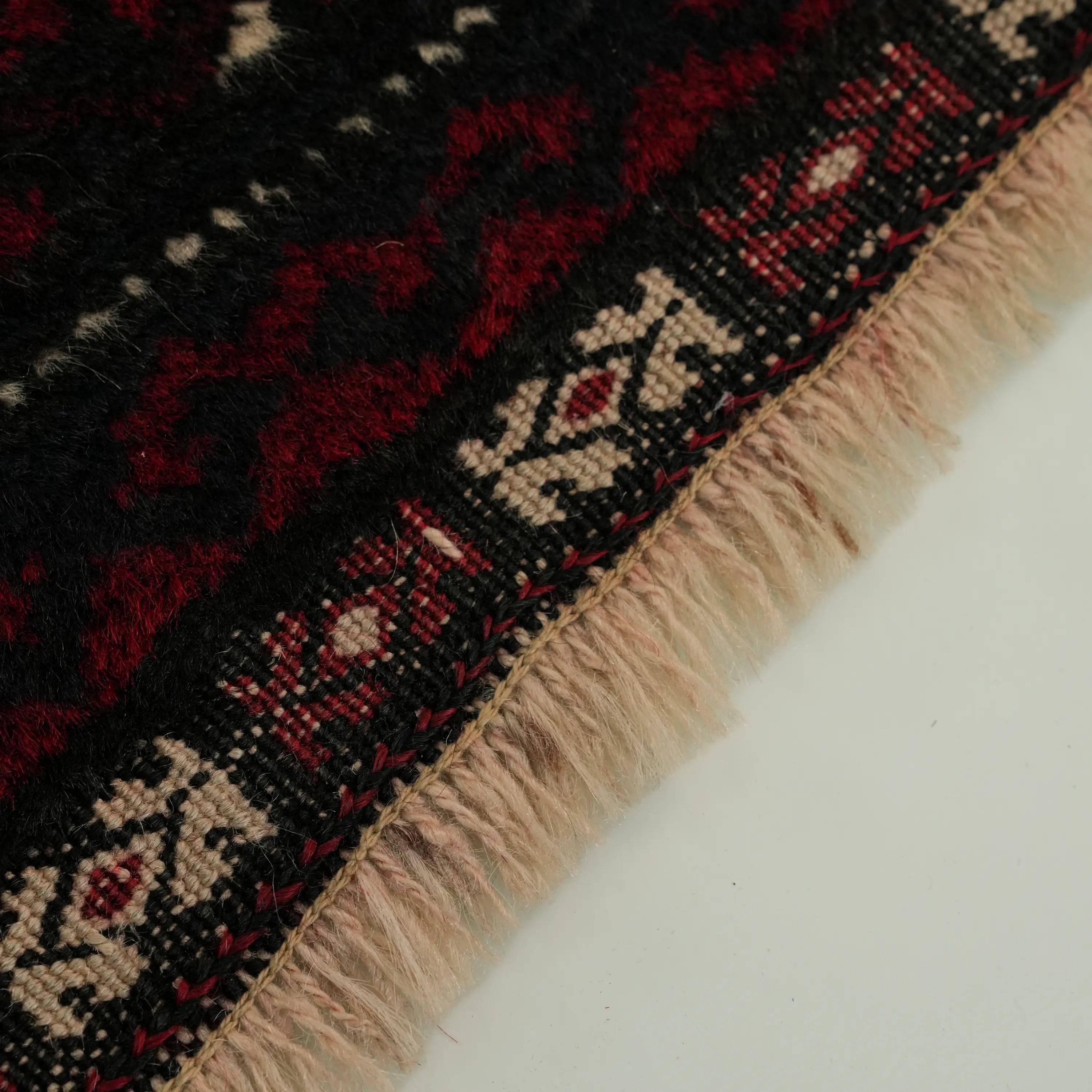 El Dokuma Yün Bordo Halı Seccade