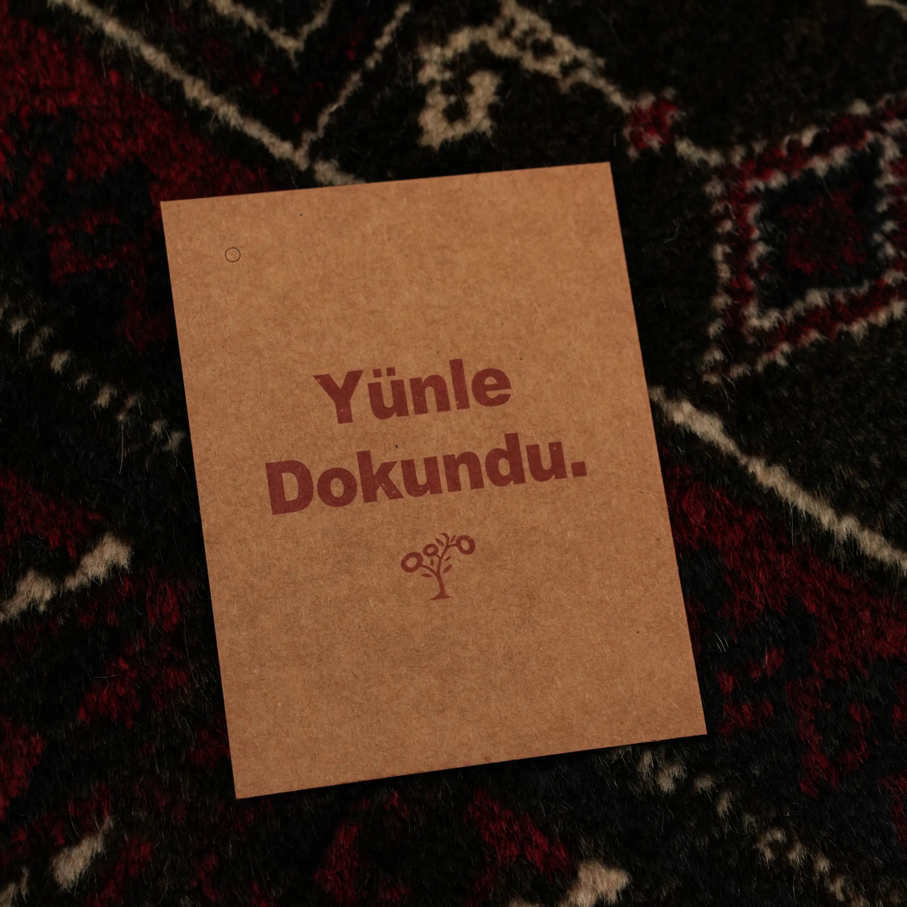 El Dokuma Yün Bordo Halı Seccade