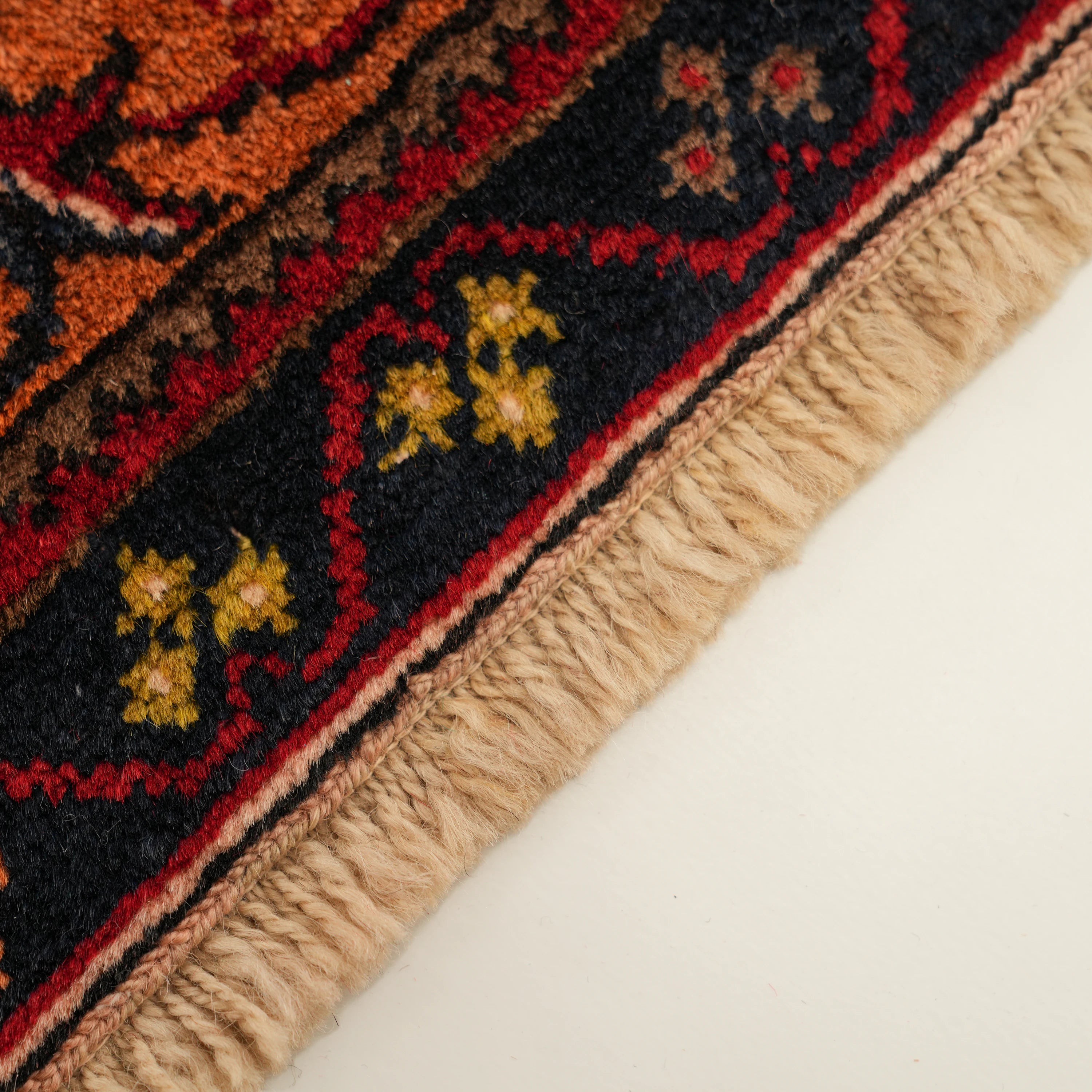 El Dokuma Develi Şıhlı Sandık Eskisi +70 Yaş Kök Boya Halı — klasik desen