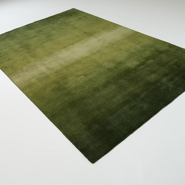 Focus Serisi Tezgah Dokuma Sade Desenli Yeşil Halı, 80x150 – 240x340 cm — Halıcızade