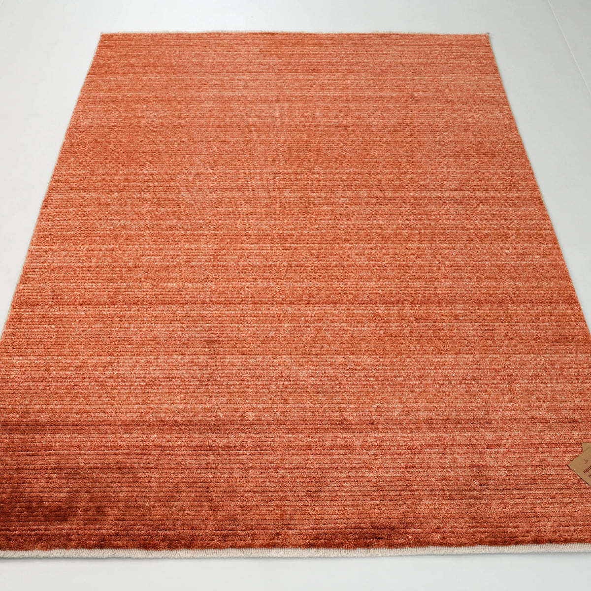 Gessi Serisi Sade Desenli Turuncu Tencel Tezgah Dokuma Halı — 130x190, 170x240, 200x300 cm