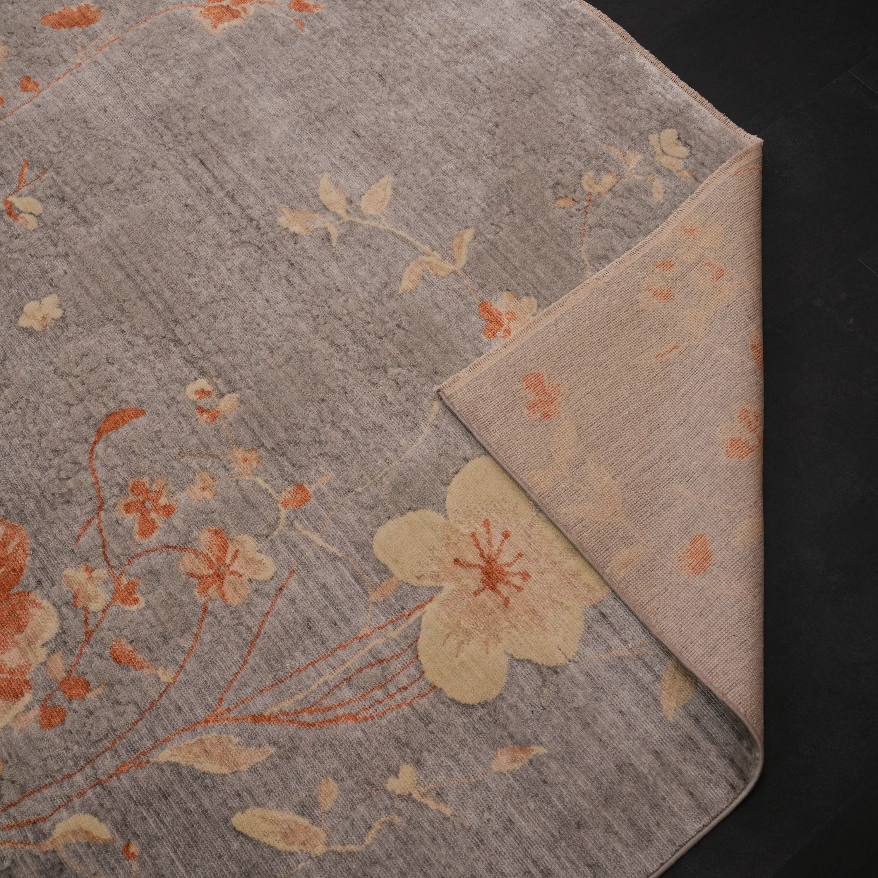 Günyolu Serisi Çiçek Desenli Gri Tezgah Dokuma Doğal Halı