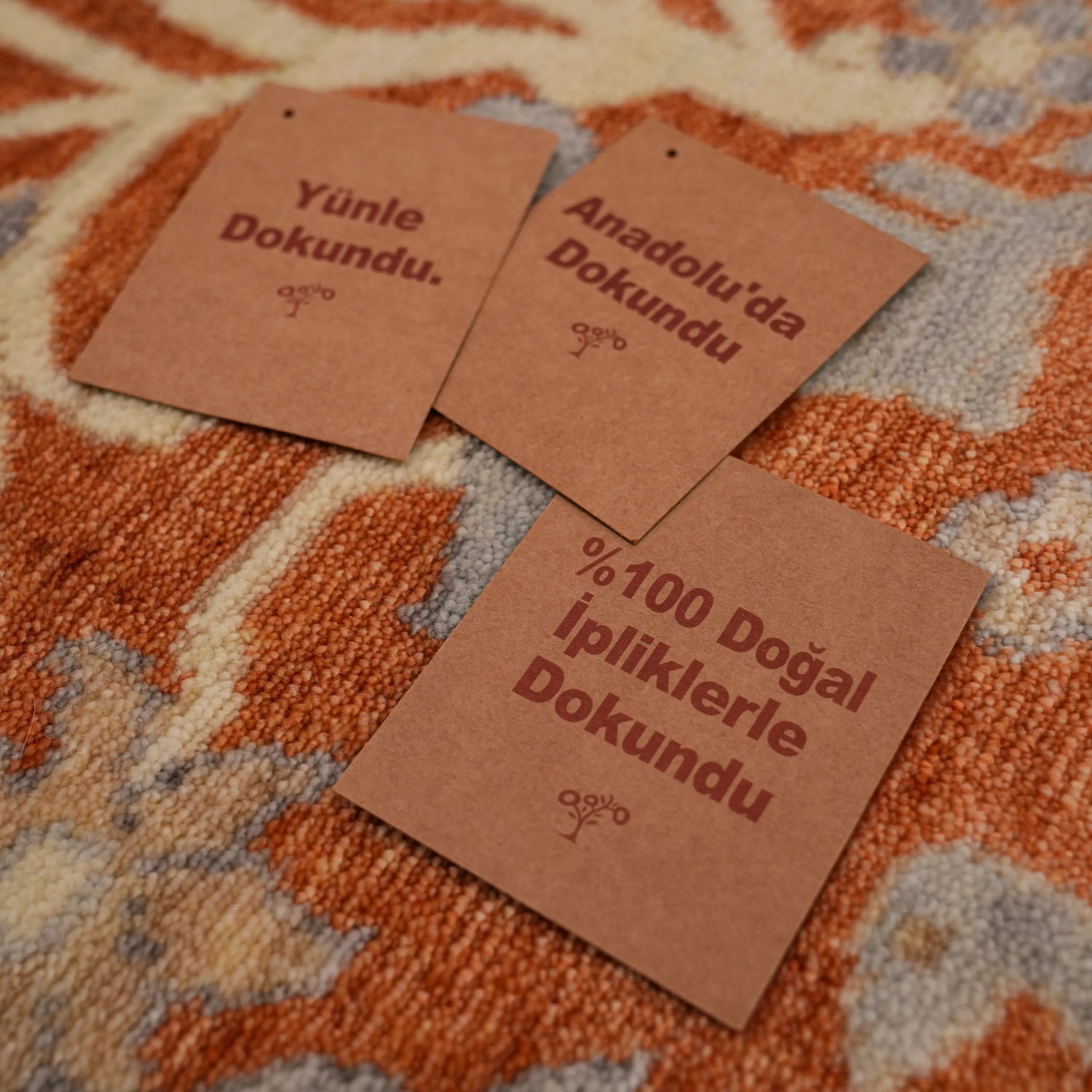 Günyolu Serisi Çiçek Desenli Terra Tezgah Dokuma Doğal Halı