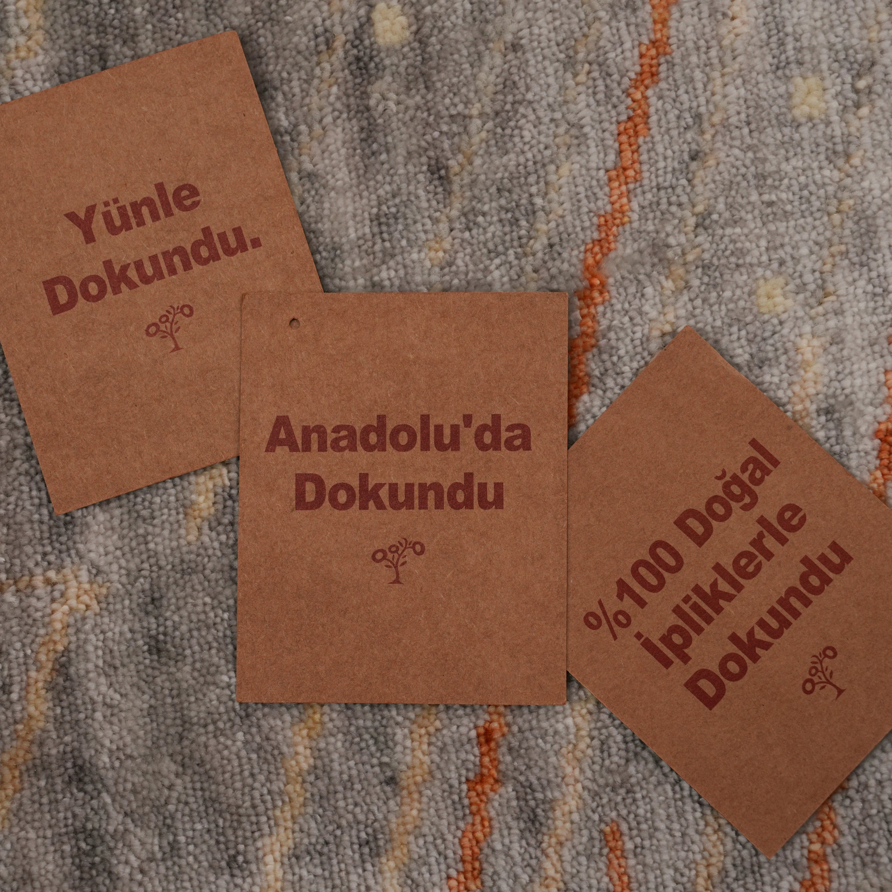 Günyolu Serisi Gri Soyut Desenli Tezgah Dokuma Doğal Halı