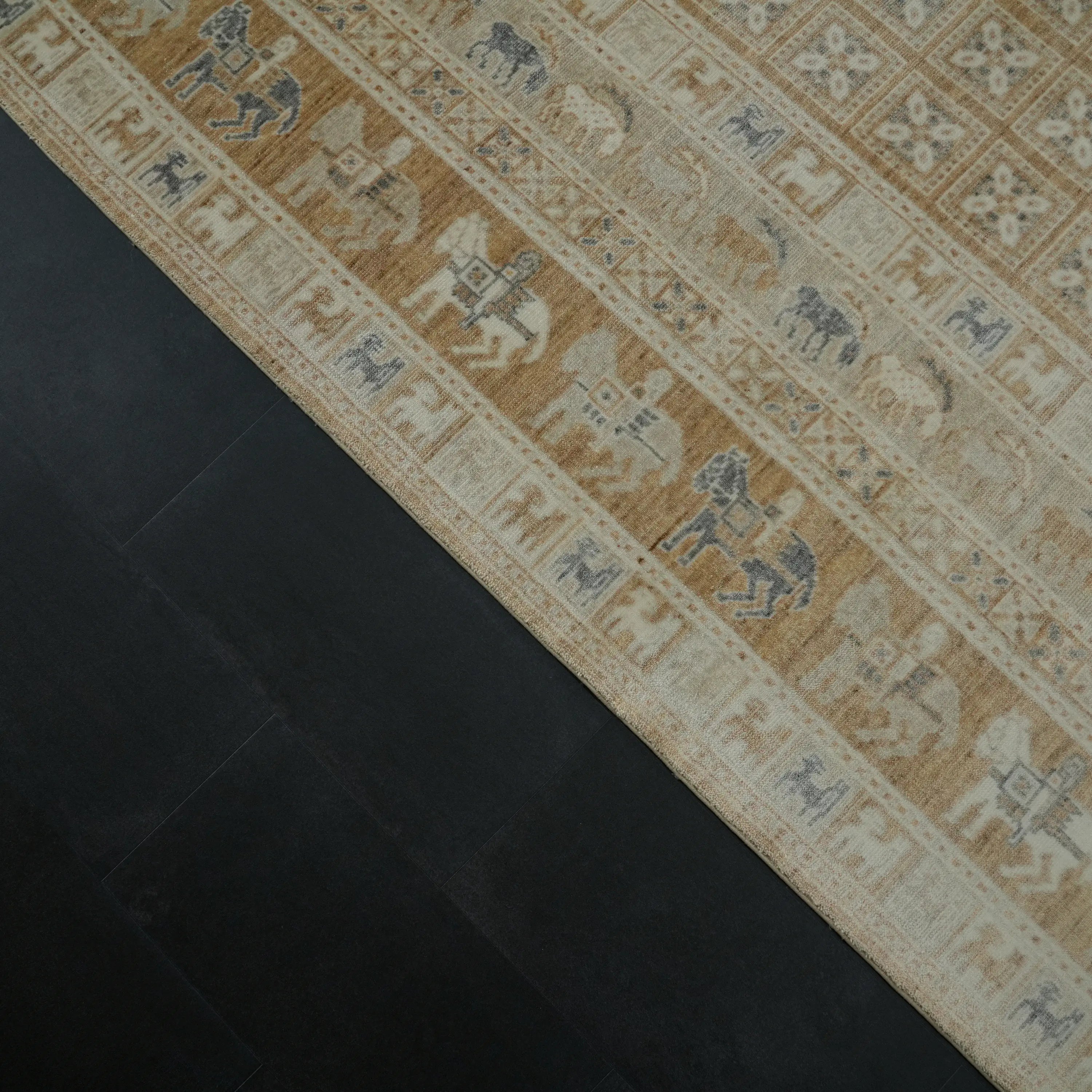 Günyolu Serisi Pazırık Desenli Krem Tencel Tezgah Dokuma Halı