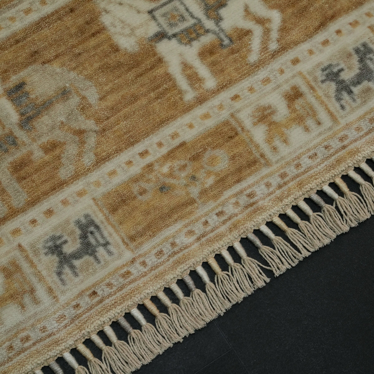 Günyolu Serisi Pazırık Desenli Krem Tencel Tezgah Dokuma Halı — doğal elyaf