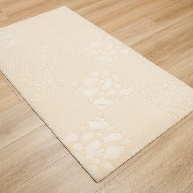 El Dokuma Geometrik Desenli Krem Bambu Viskon Halı, 85×155 – 142×202 cm Halıcızade