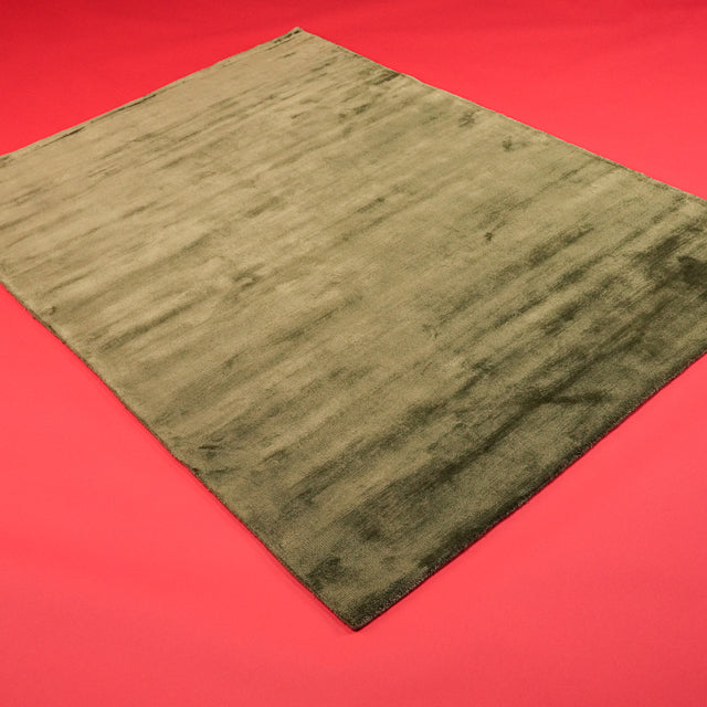 Tezgah Dokuma Sade Desenli Yeşil Viskon Halı, 140x200 – 200x300 cm — Halıcızade
