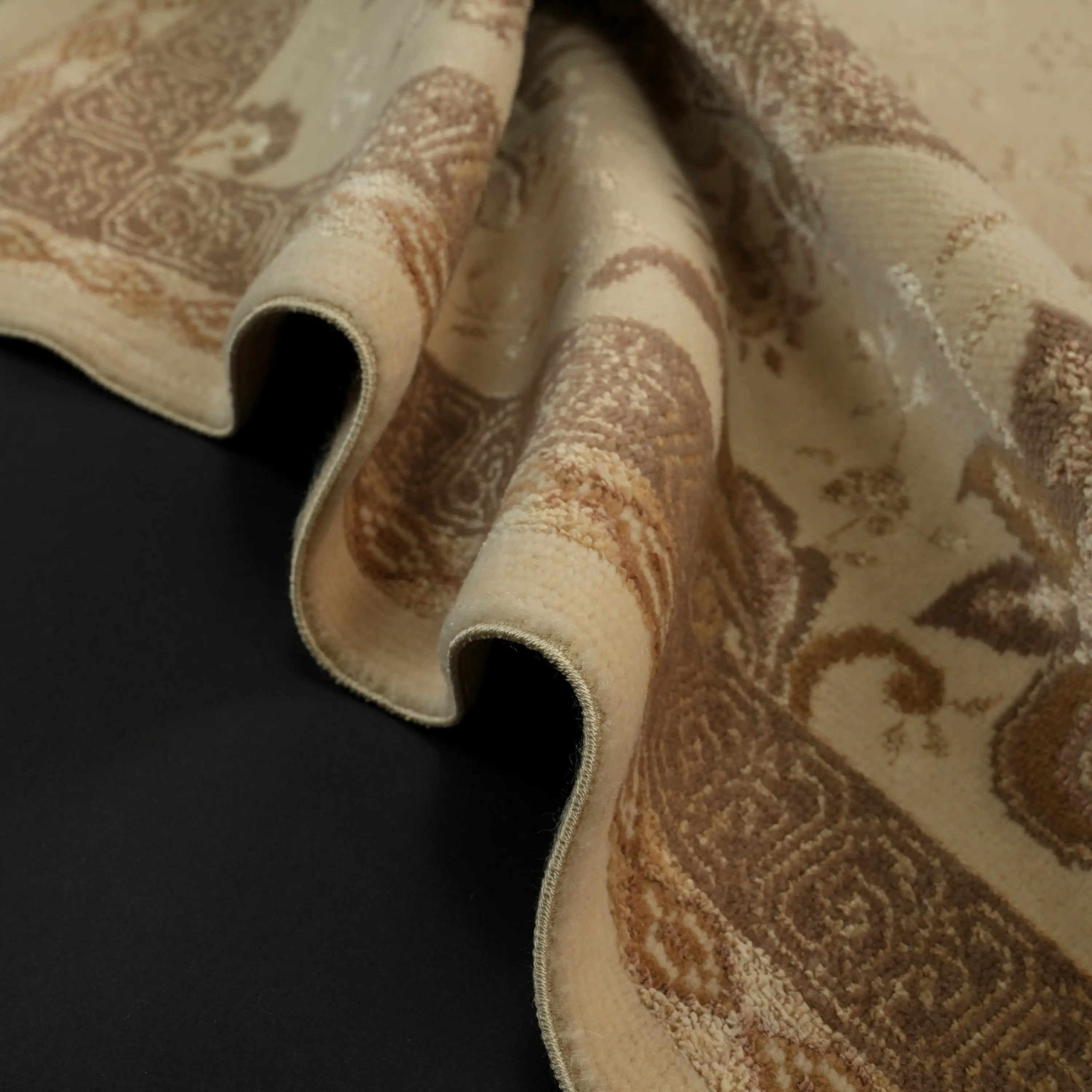 Hanzâde Serisi El Dokuma Çerçeve Desenli Krem İpekli Halı