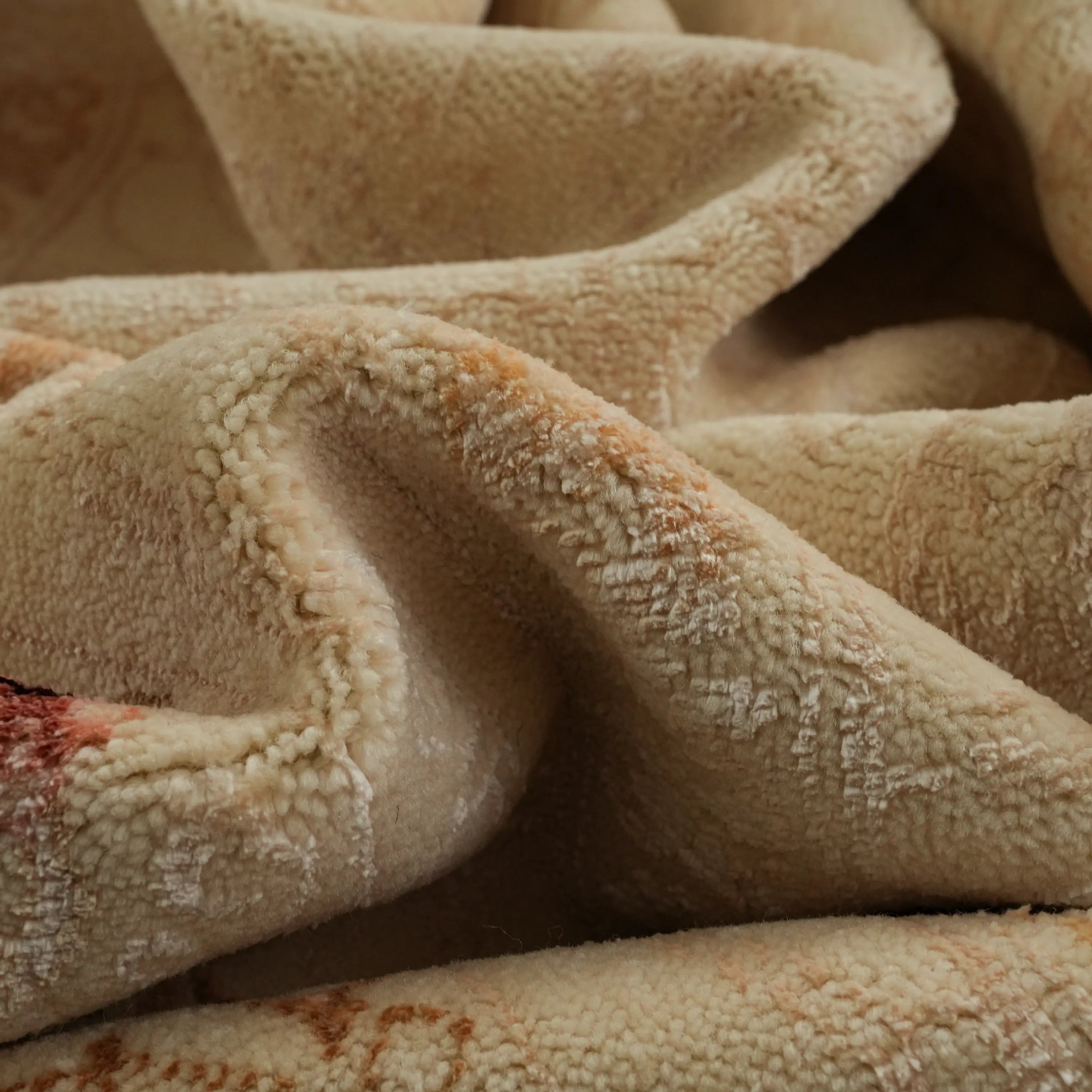 Hanzâde Serisi El Dokuma Çerçeve Desenli Krem Yün Halı