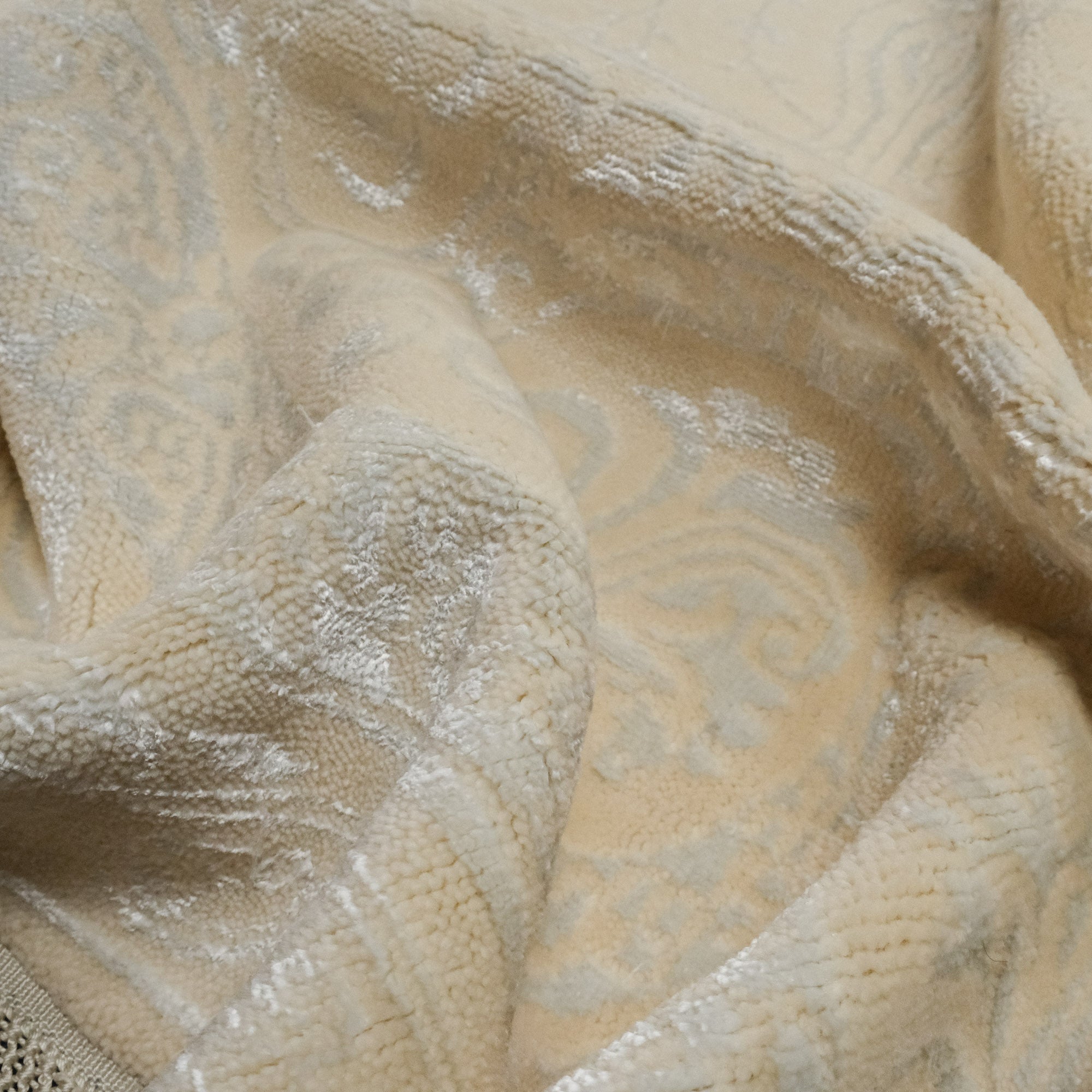 Hanzade Series Hand Woven Silk Flower Patterned Cream Carpet
