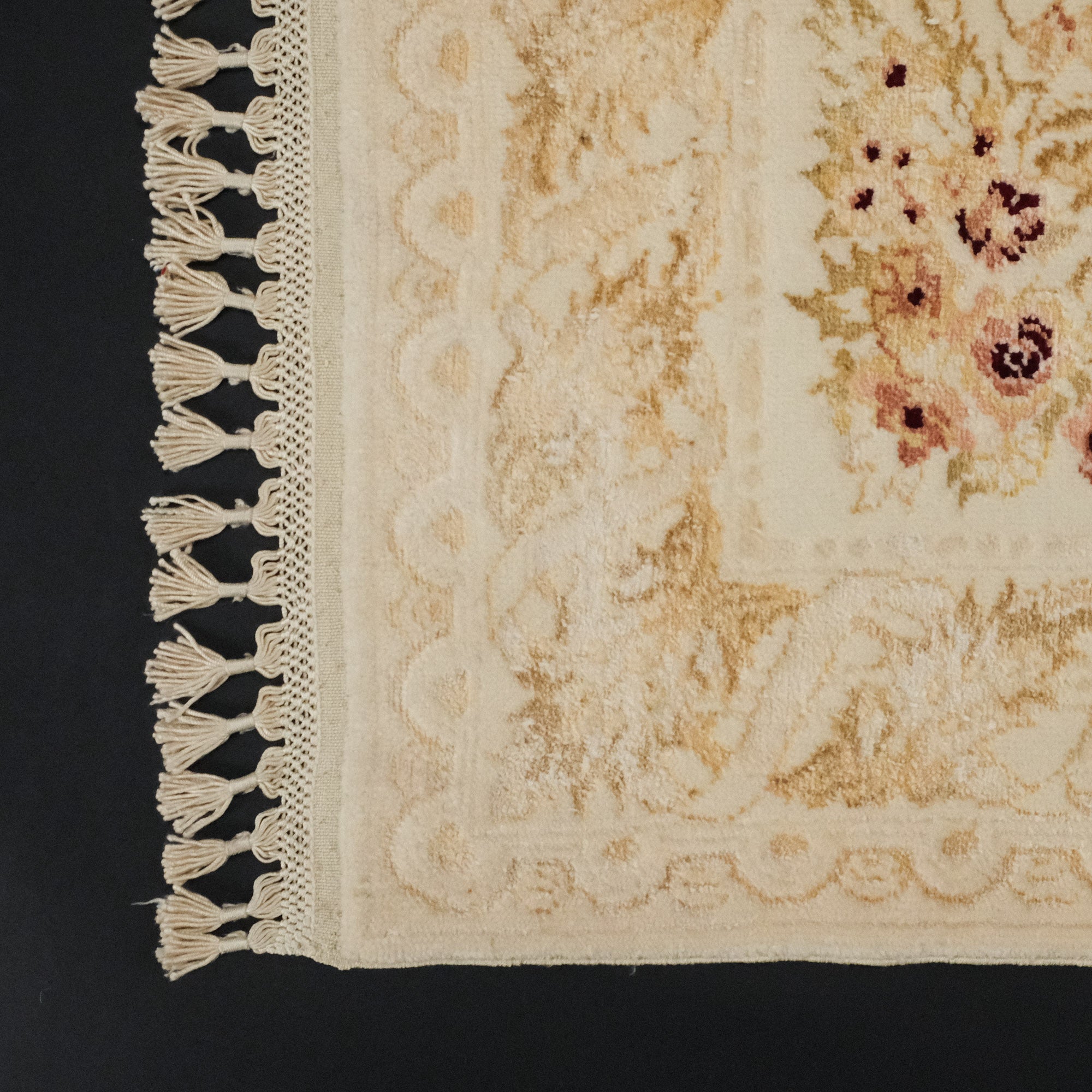 Hanzade Series Silk Hand-Woven Flower Patterned Carpet