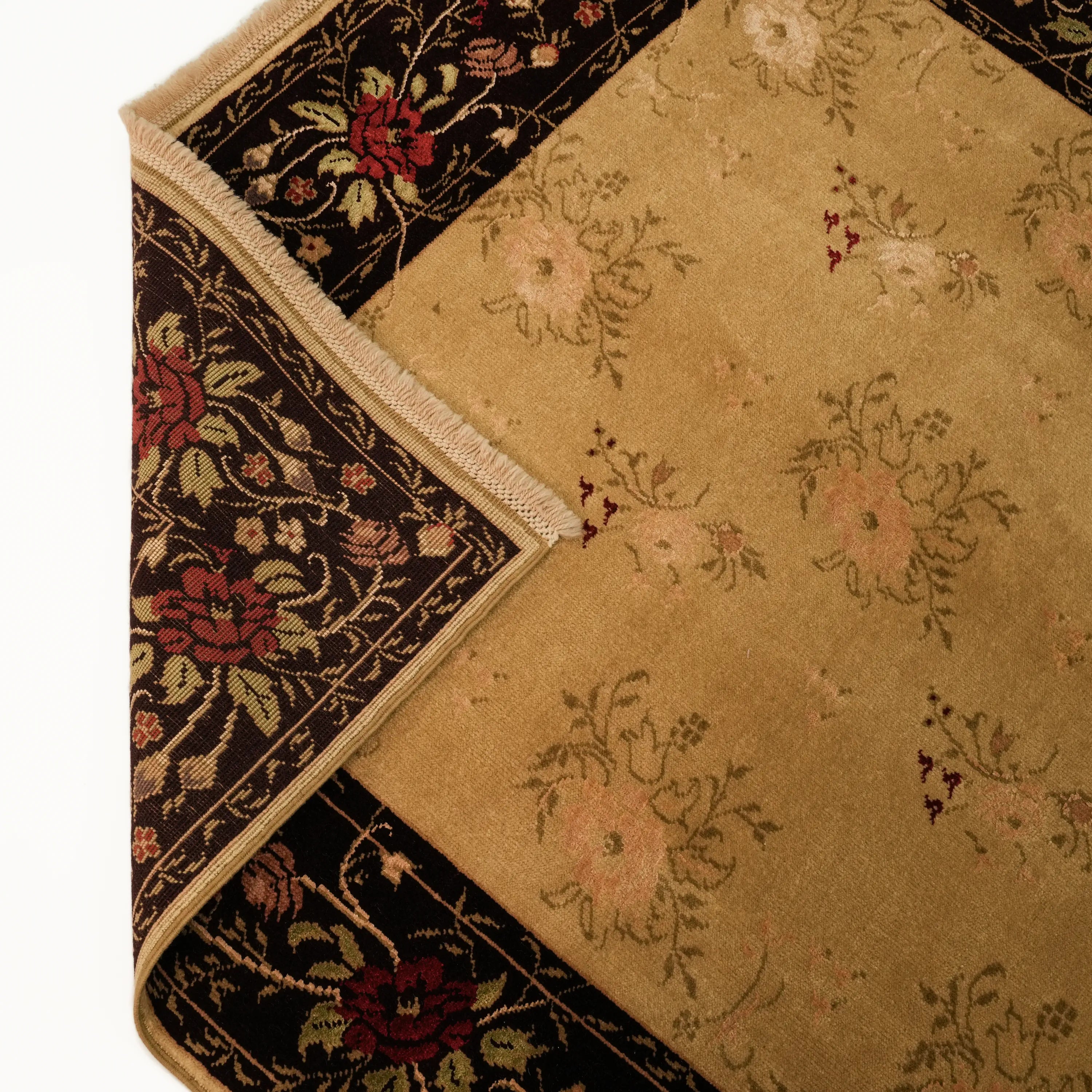 Harem Serisi El Dokuma Uşak Desenli Bej İpekli Halı