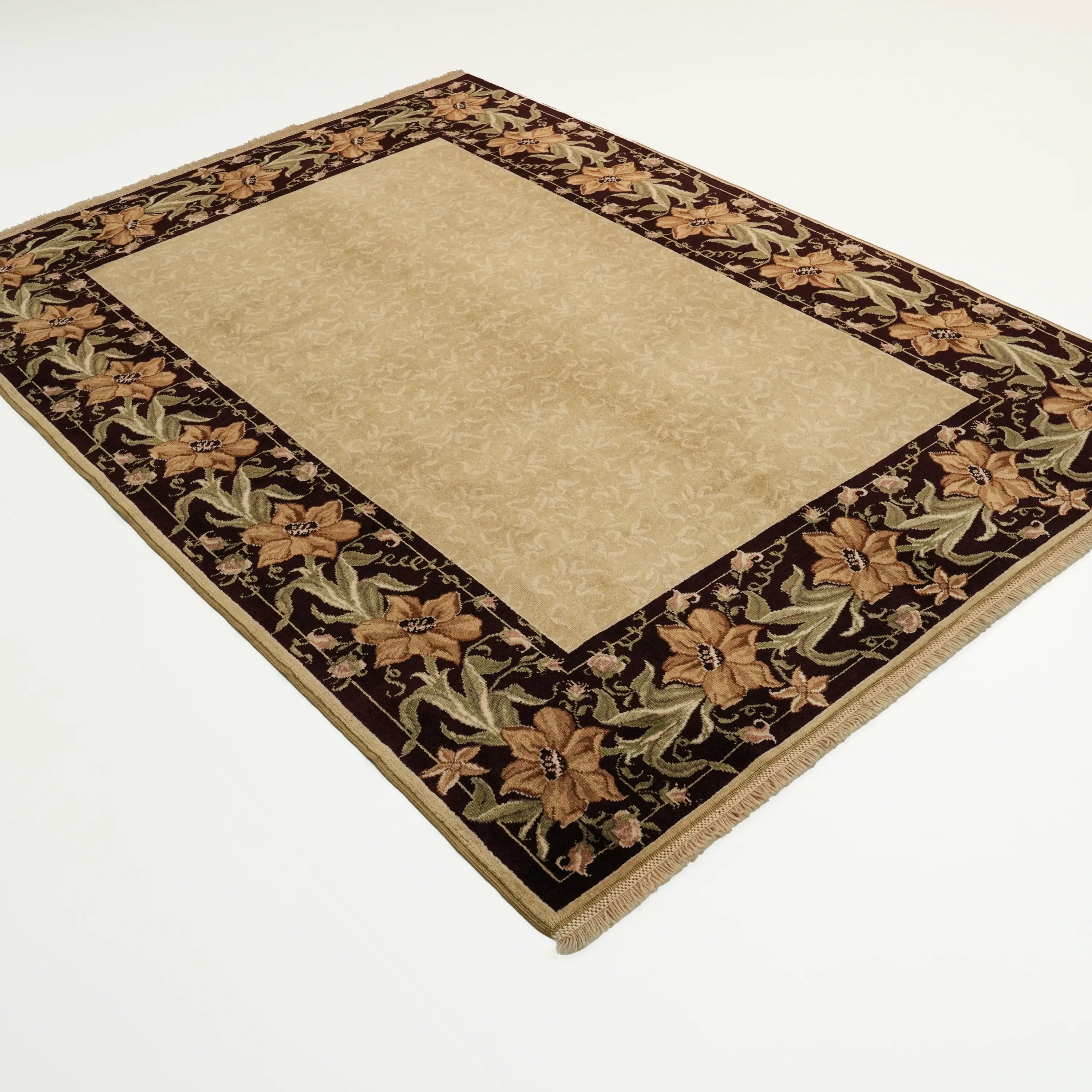 Harem Serisi El Dokuma Uşak Desenli Bej Yün Halı