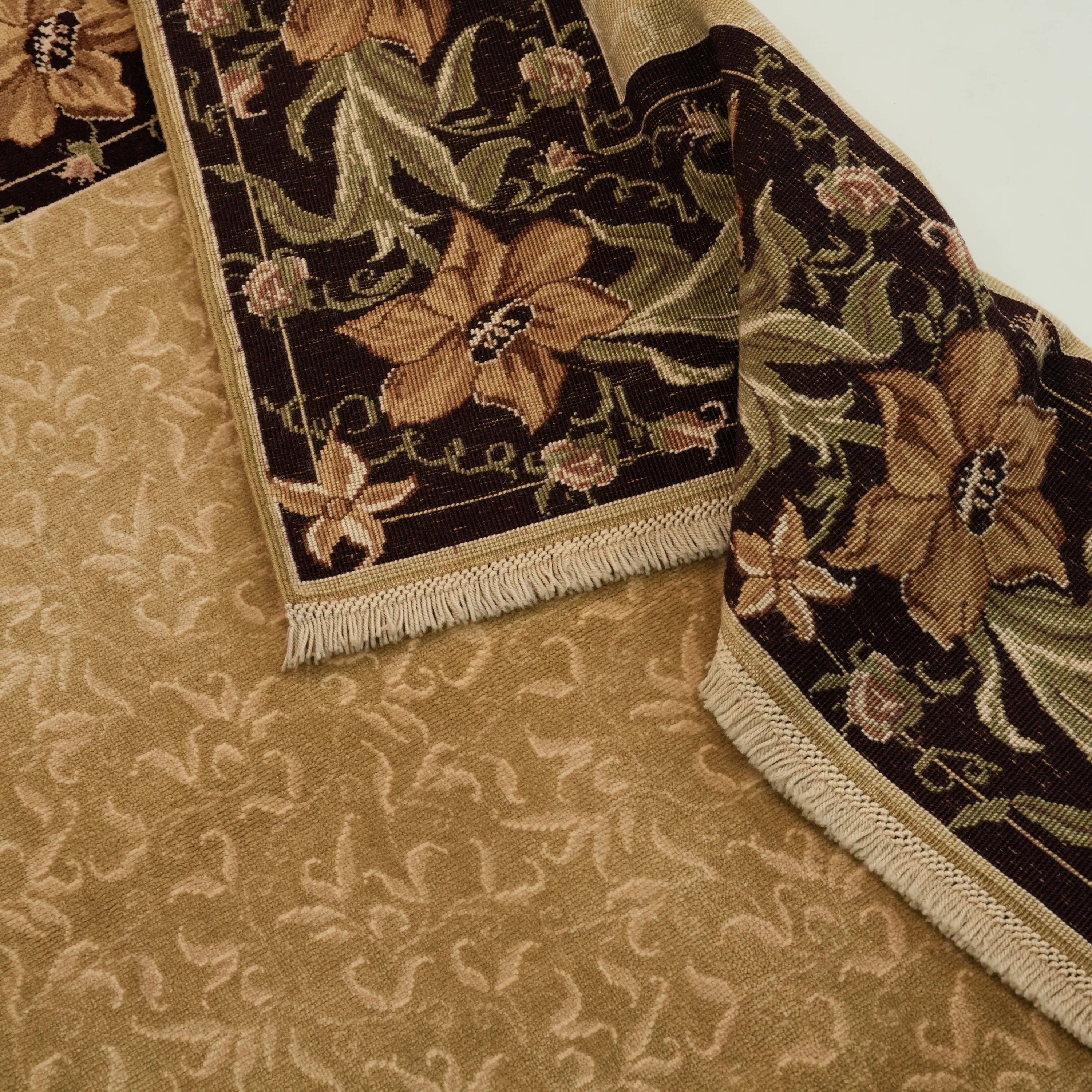 Harem Serisi El Dokuma Uşak Desenli Bej Yün Halı