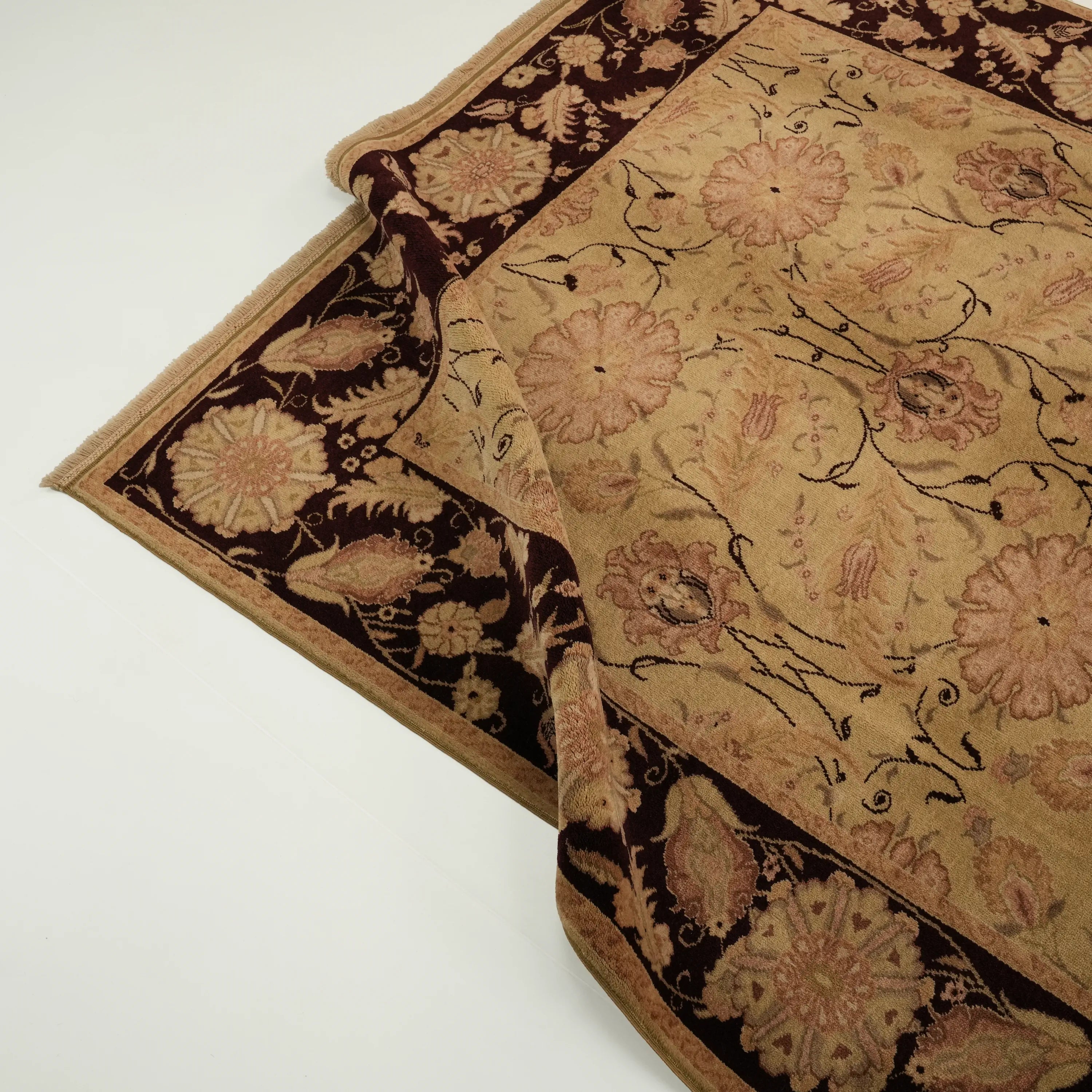 Harem Serisi El Dokuma Uşak Desenli Bej Yün Halı