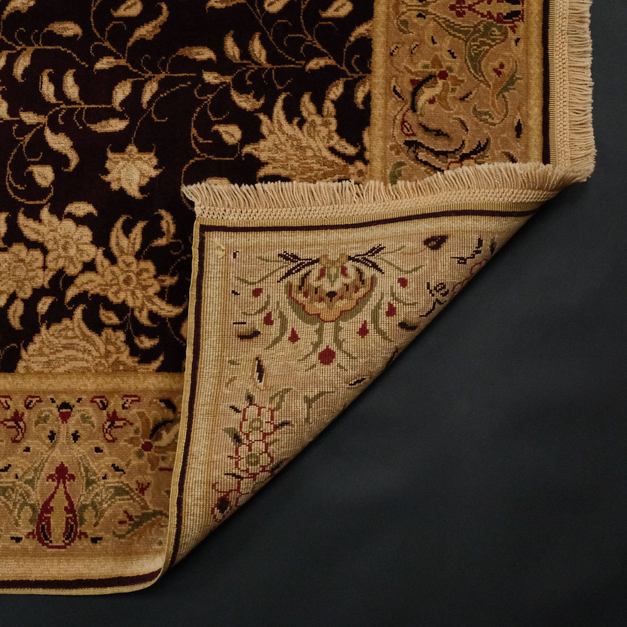 Harem Series Hand-Woven Uşak Patterned Burgundy Carpet