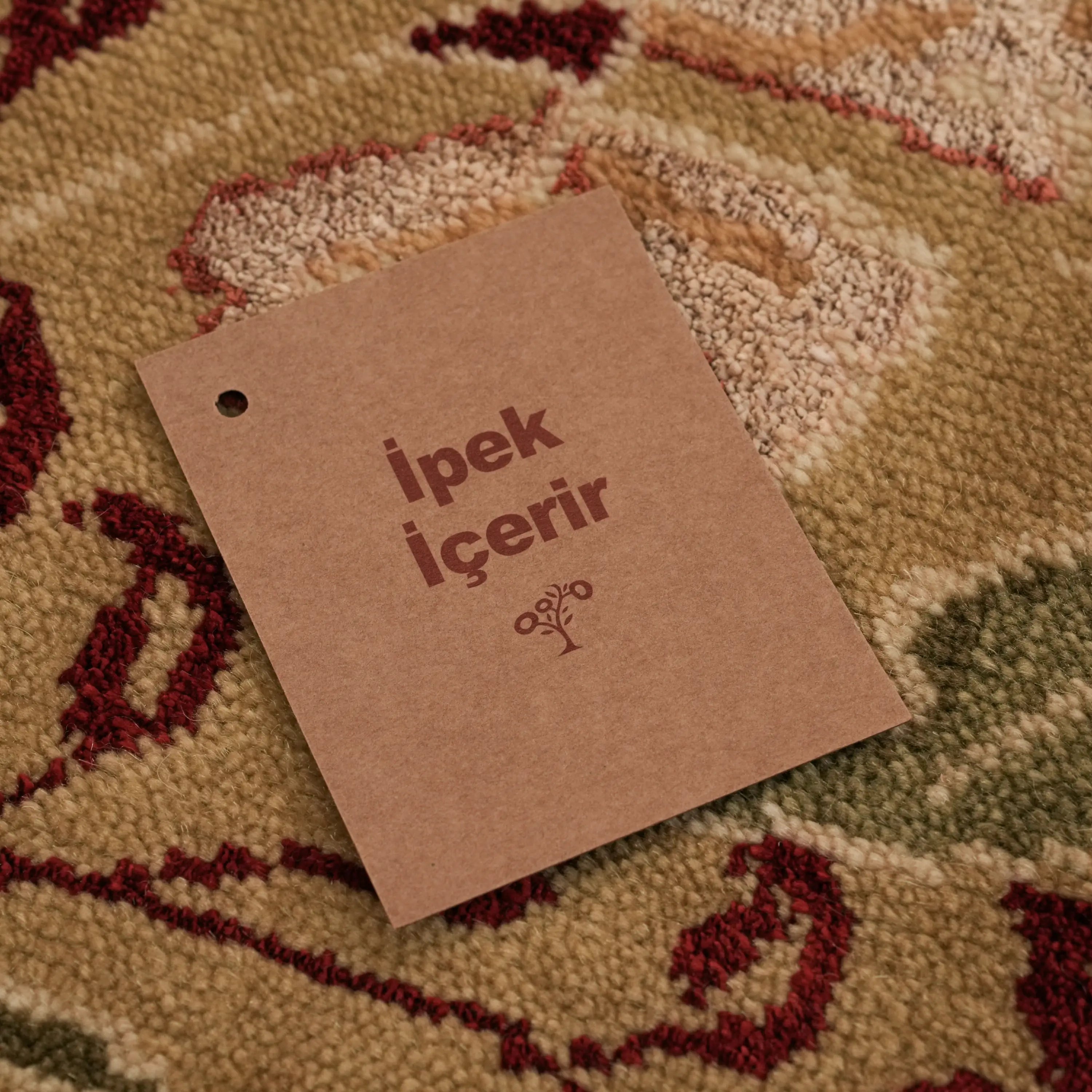 Harem Serisi El Dokuma Uşak Desenli Bordo İpekli Halı