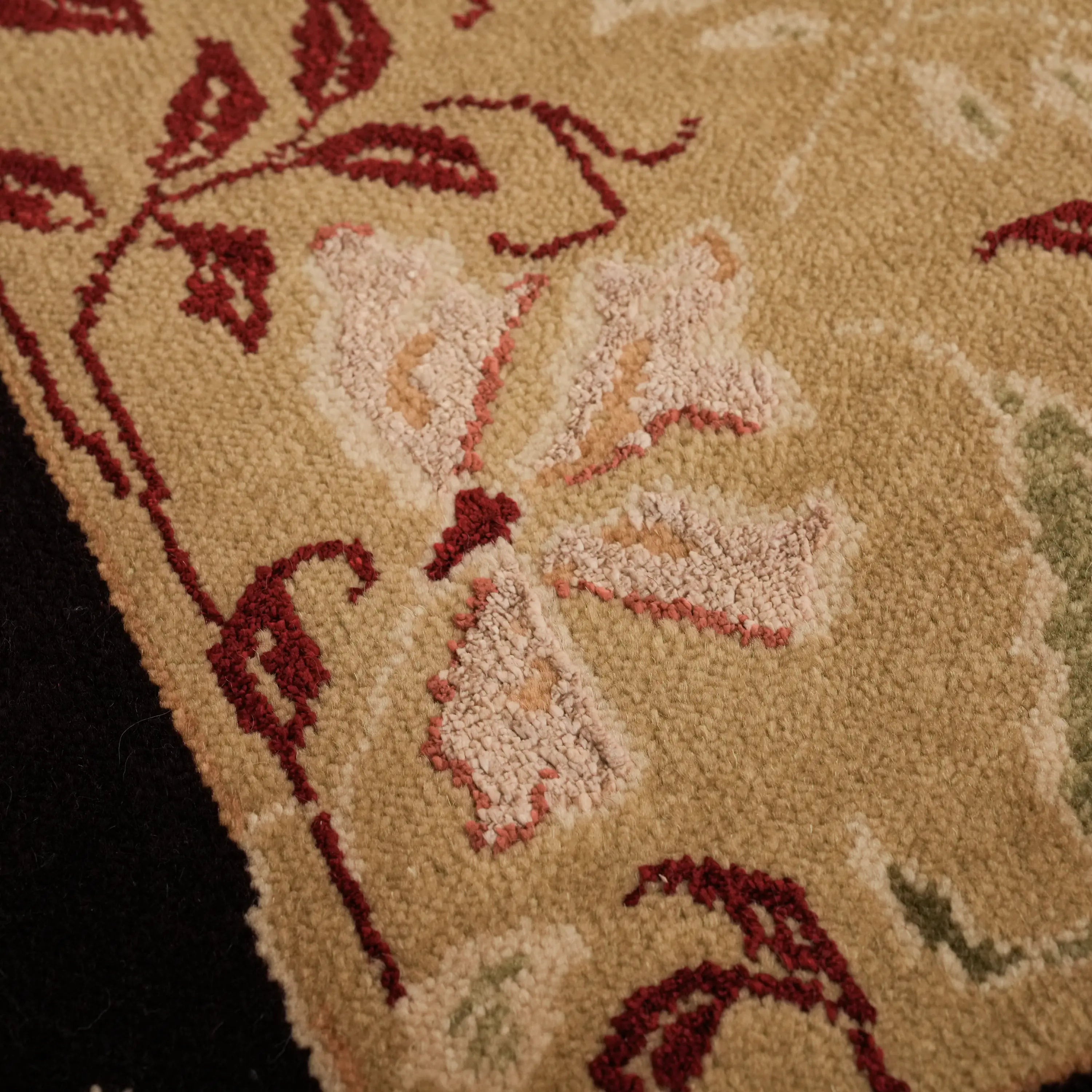 Harem Serisi El Dokuma Uşak Desenli Bordo İpekli Halı