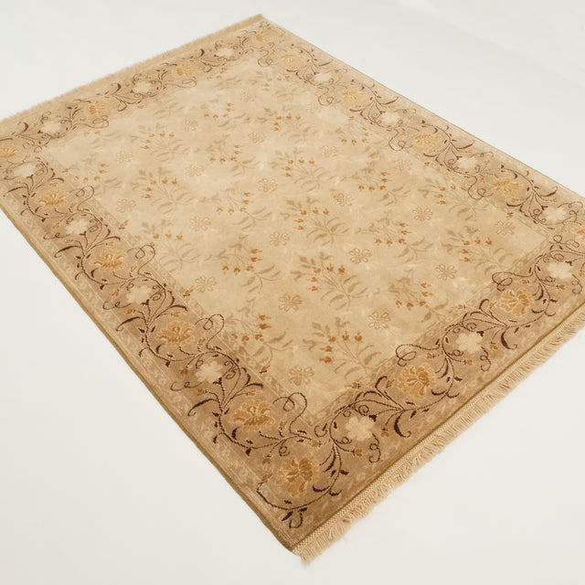Harem Serisi Uşak Desenli El Dokuma Krem Renk Yün İpekli Halı, 144x193 cm — Halıcızade