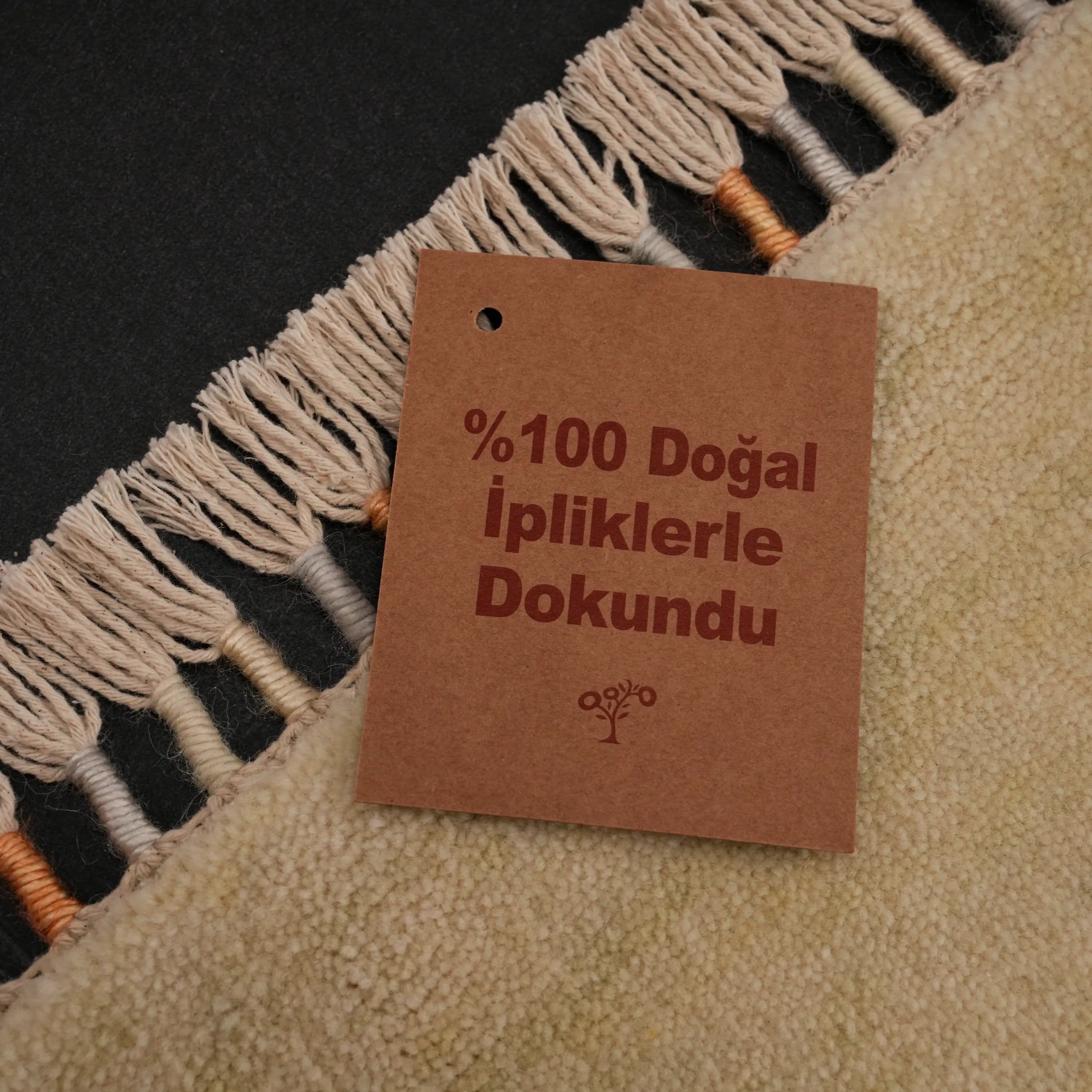 Hatıl Serisi Dünya Desenli Doğal Yün Tezgah Dokuma Halı