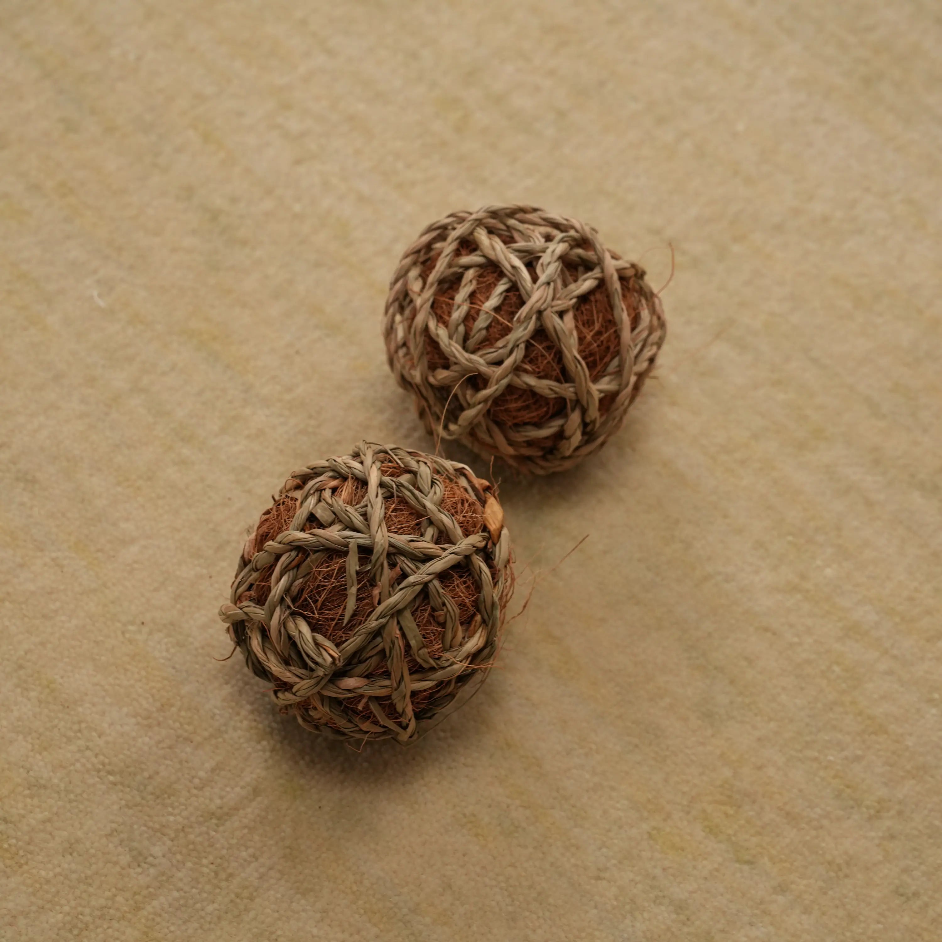 Hatıl Serisi Geyik Desenli Doğal Yün Tezgah Dokuma Halı