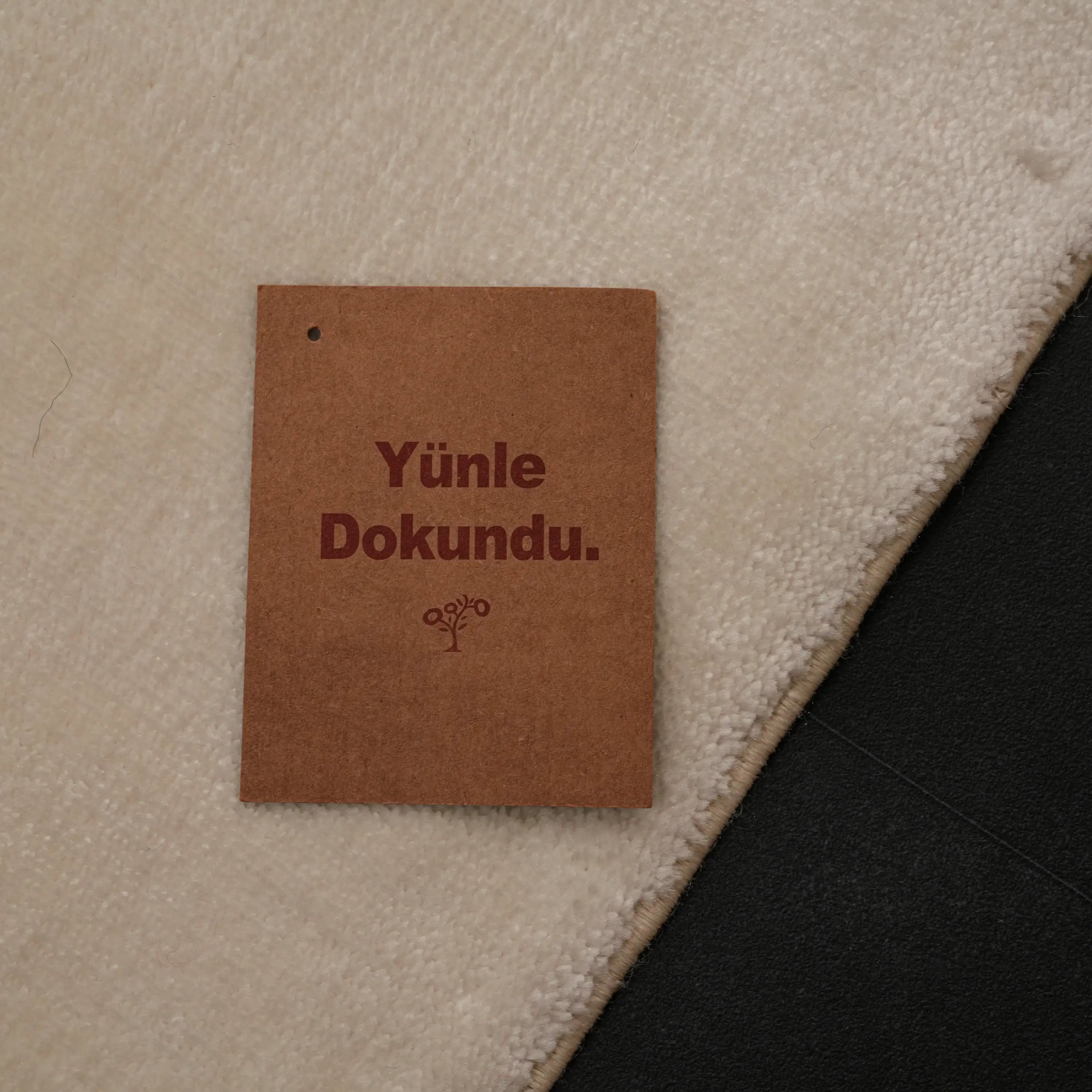 Hatıl Serisi Kelebek Desenli Doğal Tencel Tezgah Dokuma Halı