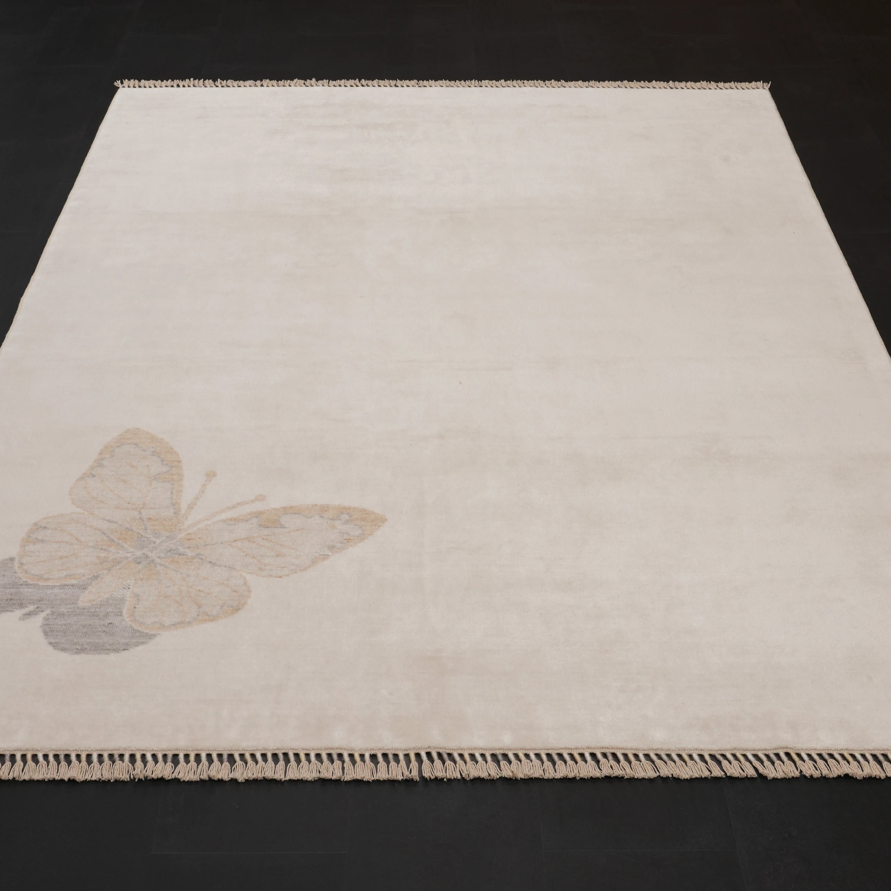 Hatıl Serisi Kelebek Desenli Tencel Doğal Tezgah Dokuma Halı