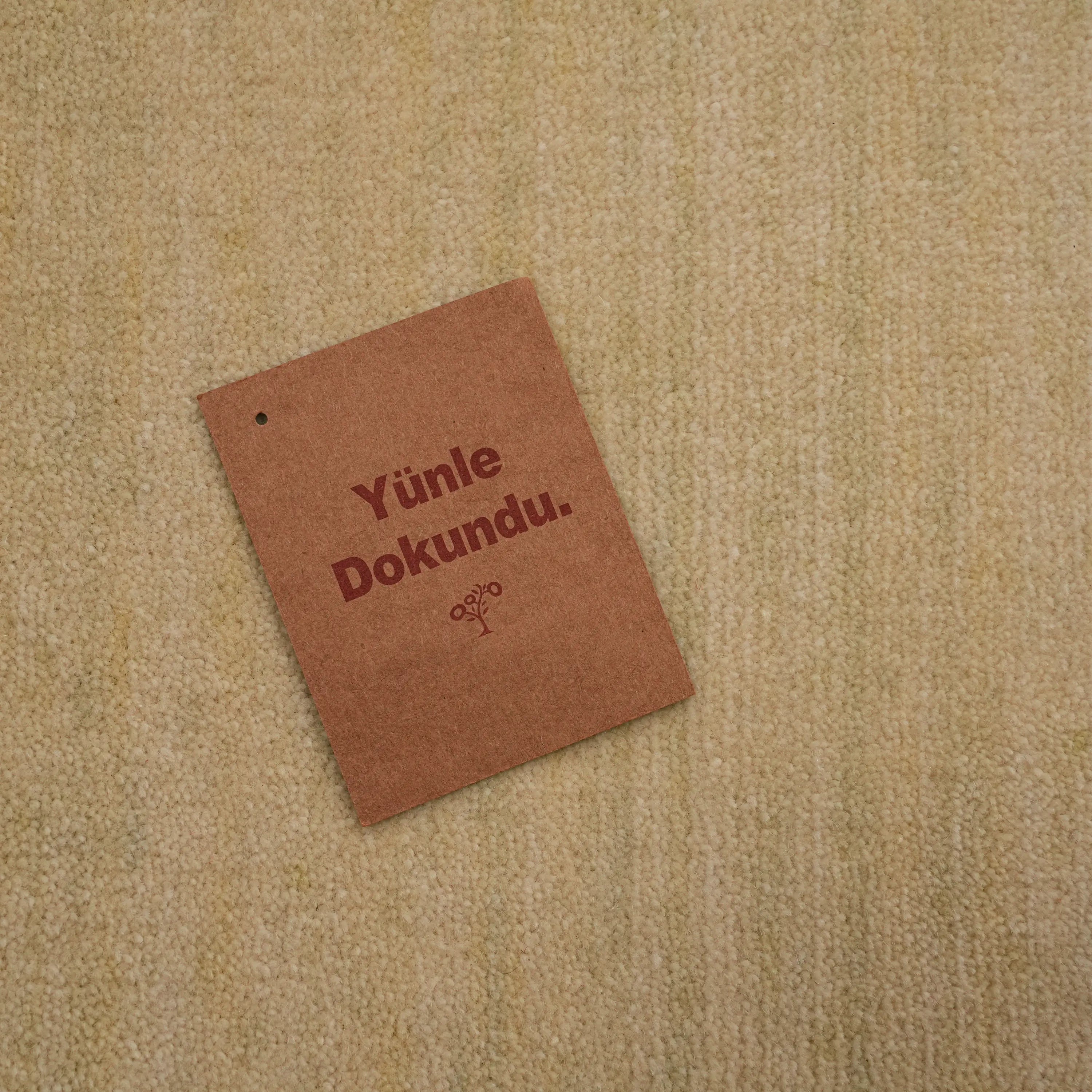 Hatıl Serisi Mantar Desenli Doğal Yün Tezgah Dokuma Halı