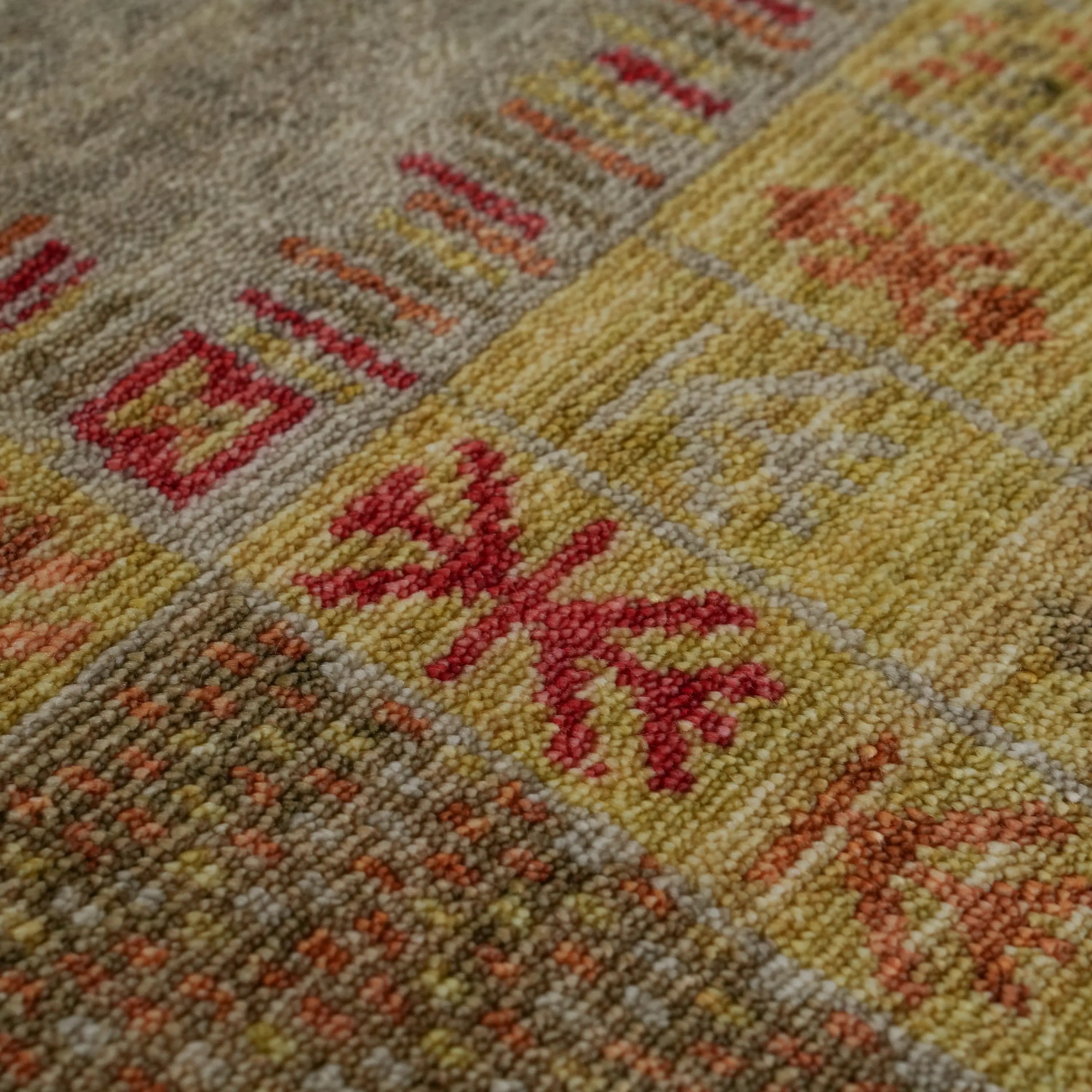 Heritage Serisi Çerçece Desenli Krem Tencel Tezgah Dokuma Halı