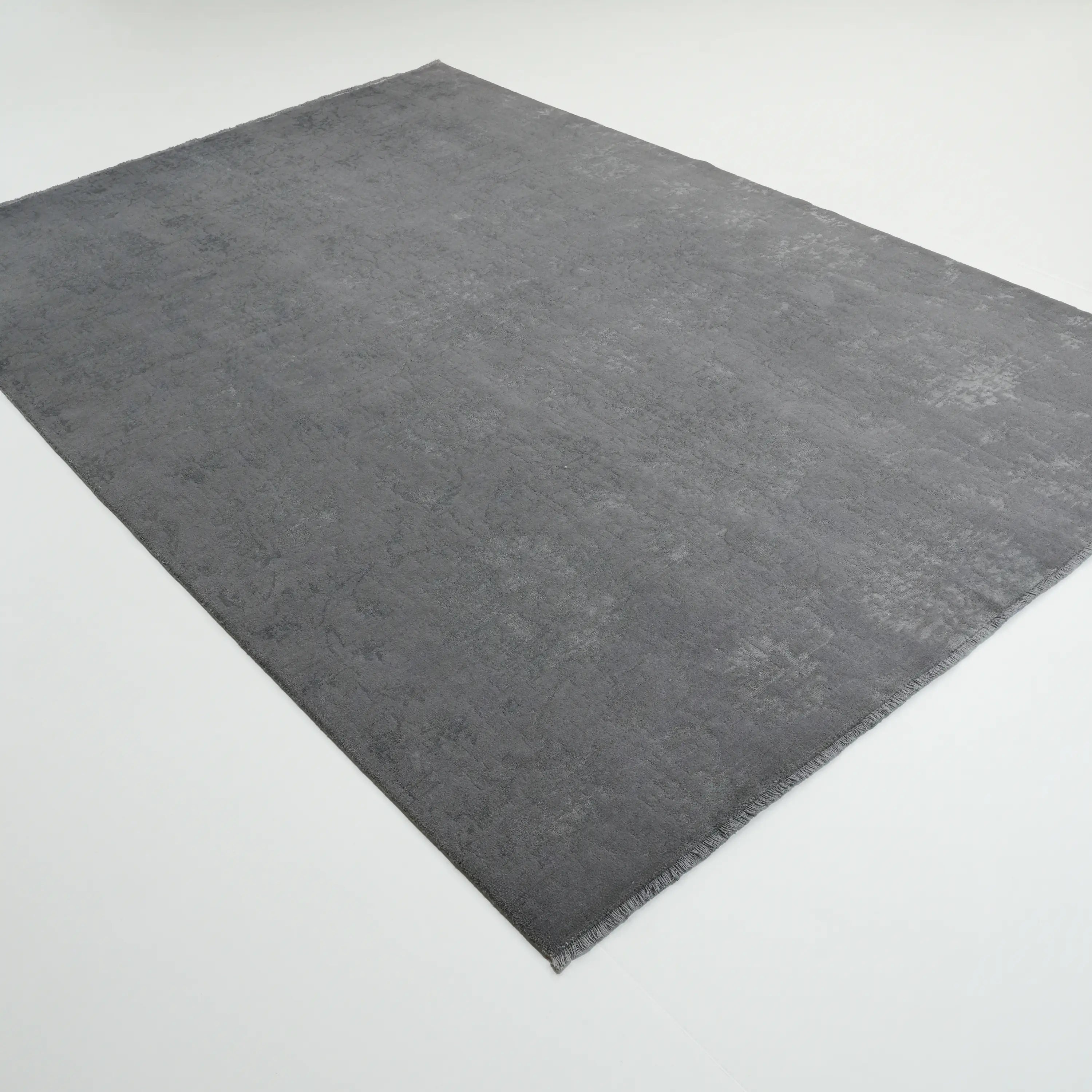 Heritage Series Vintage Patterned Gray Wool Loom Woven Rug