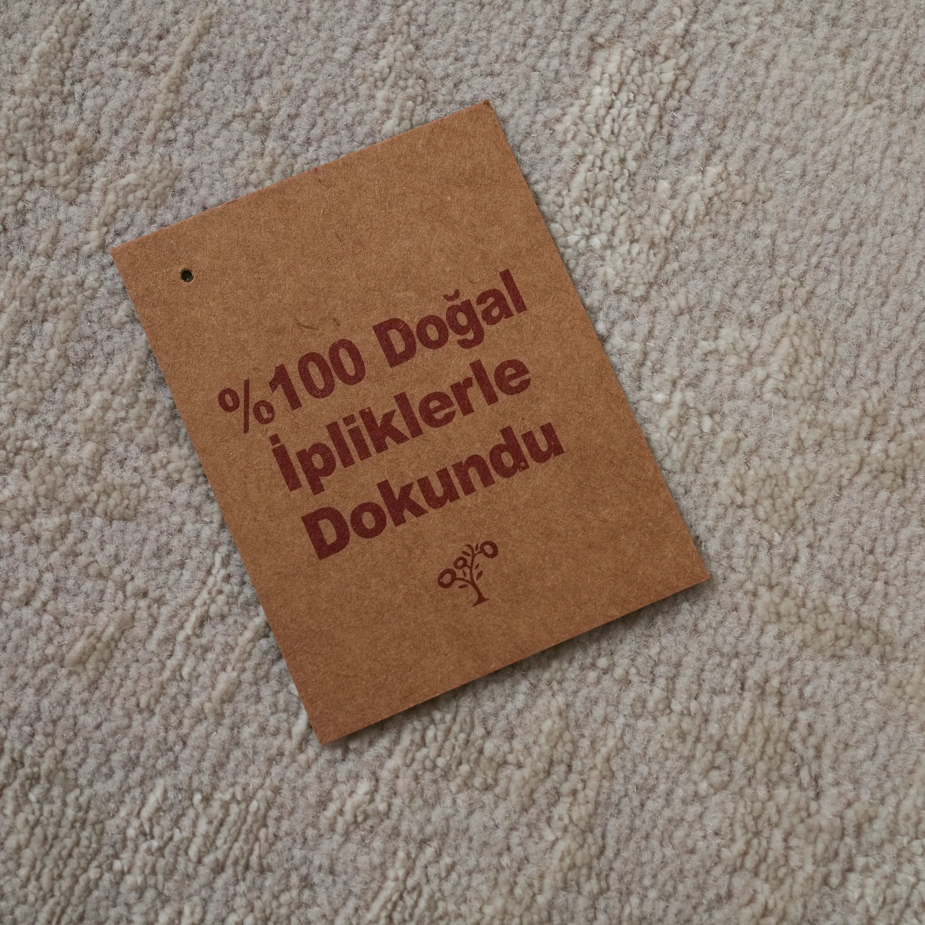 Heritage Serisi Vintage Desenli Krem Yün Tezgah Dokuma Halı