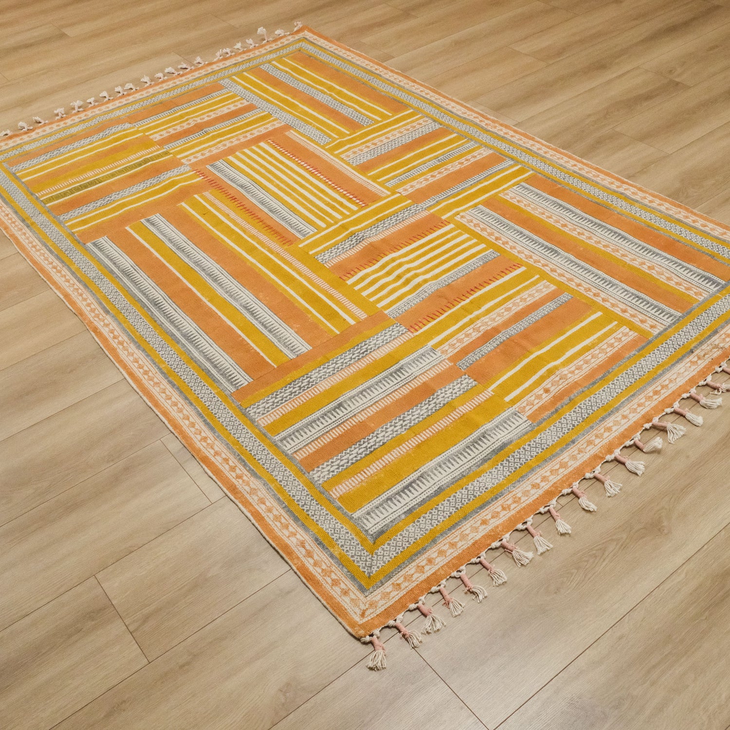 Holi Serisi El Dokuma Geometrik Desenli Sarı Kilim, 80x150 – 160x230 cm — Halıcızade