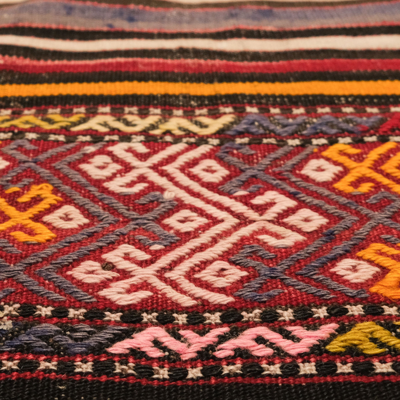 İkinci El Anadolu Desenli El Dokuma Rengarenk Cicim Kilim — yün