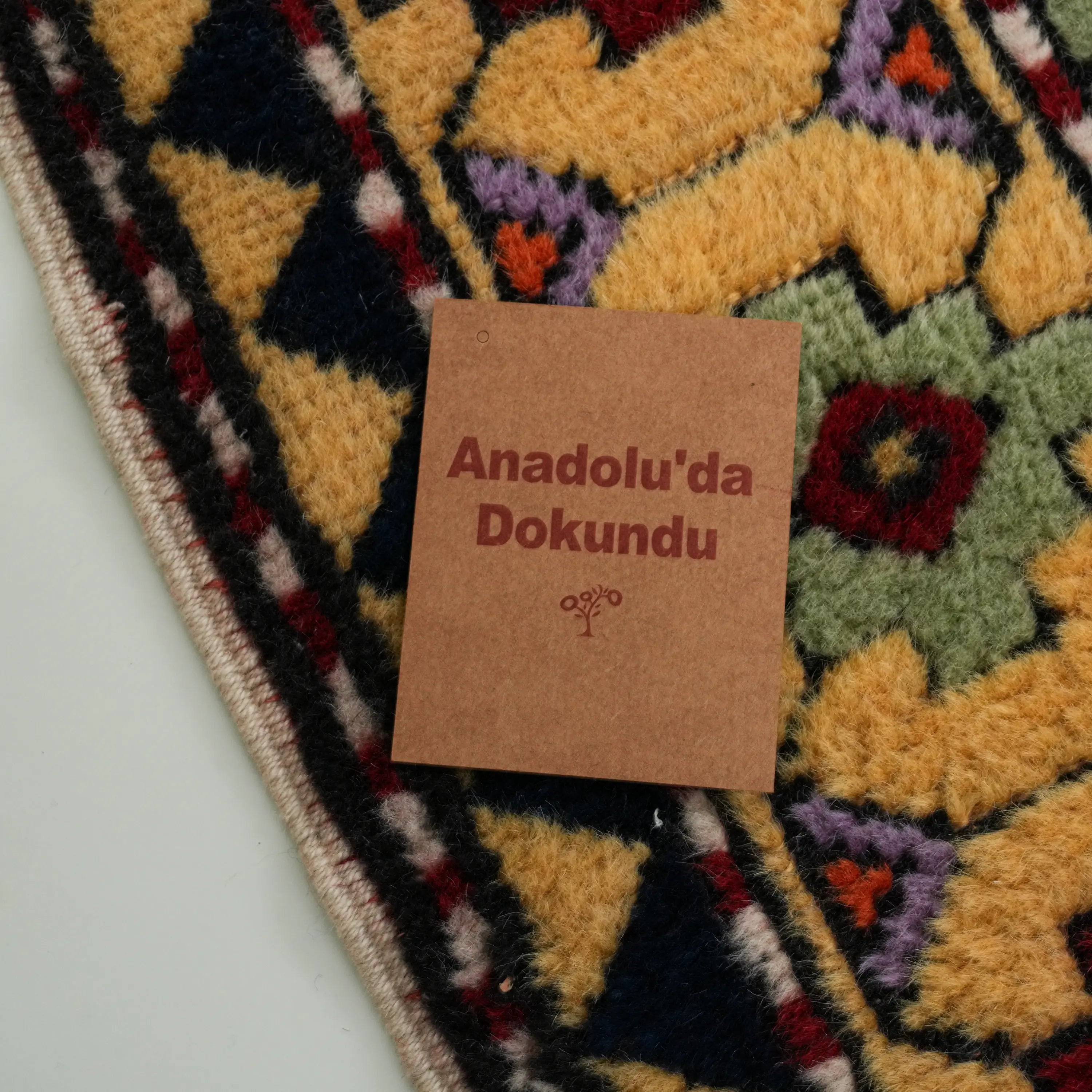 İkinci El Anadolu Desenli El Dokuma Rengarenk Yün Yörük Halısı