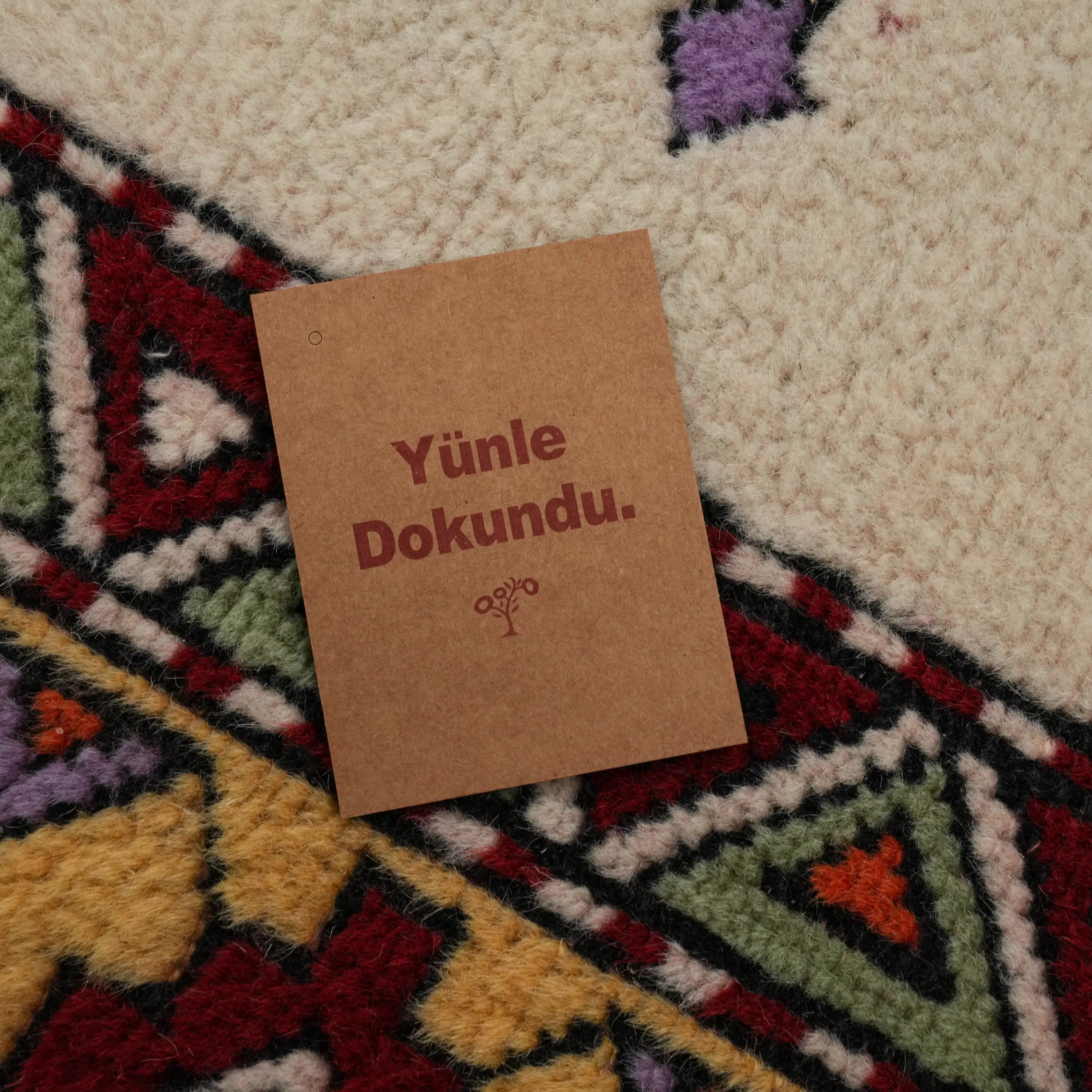 İkinci El Anadolu Desenli El Dokuma Rengarenk Yün Yörük Halısı