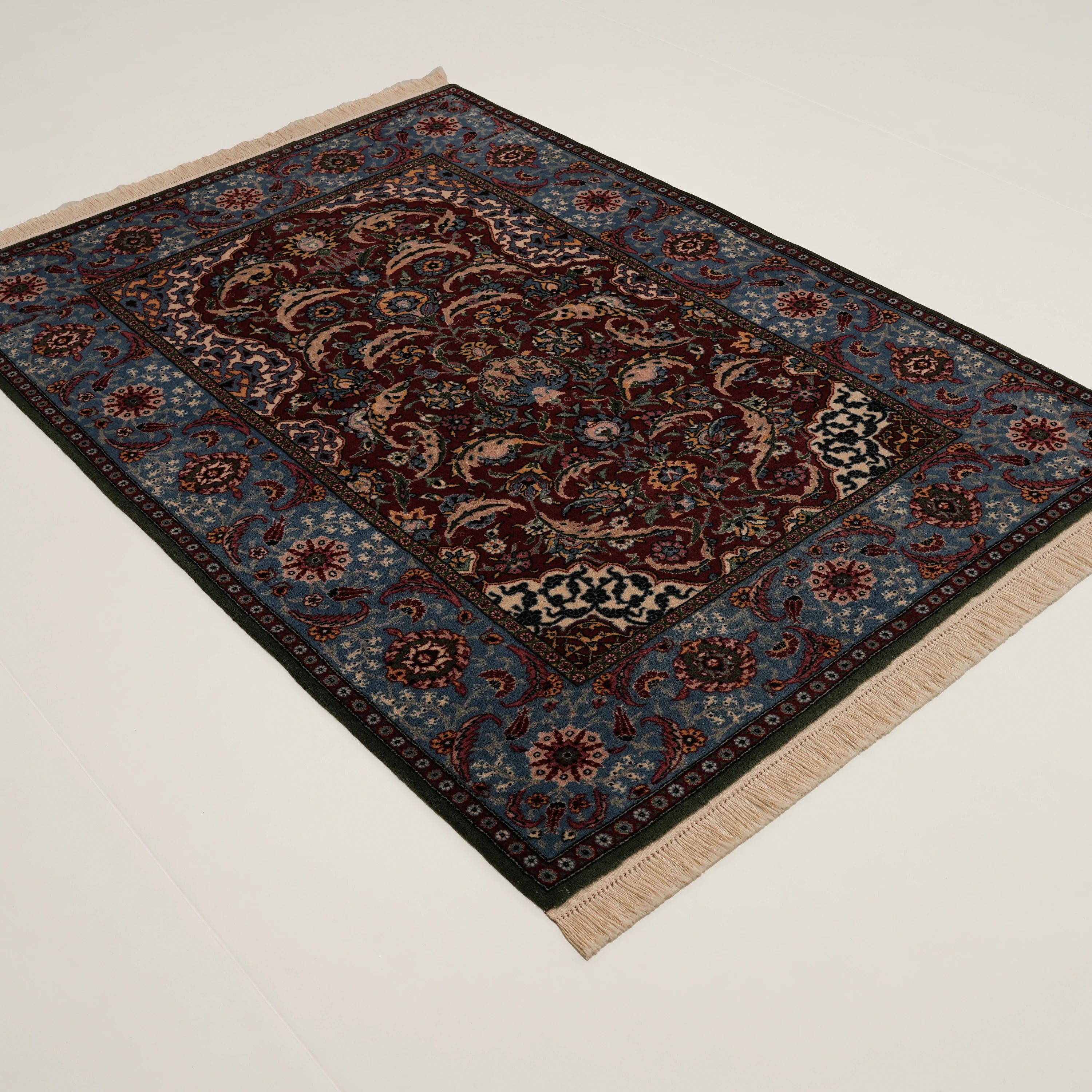 İkinci El Hereke Çeşmi Bülbül Desenli El Dokuma Lacivert Yün Halı