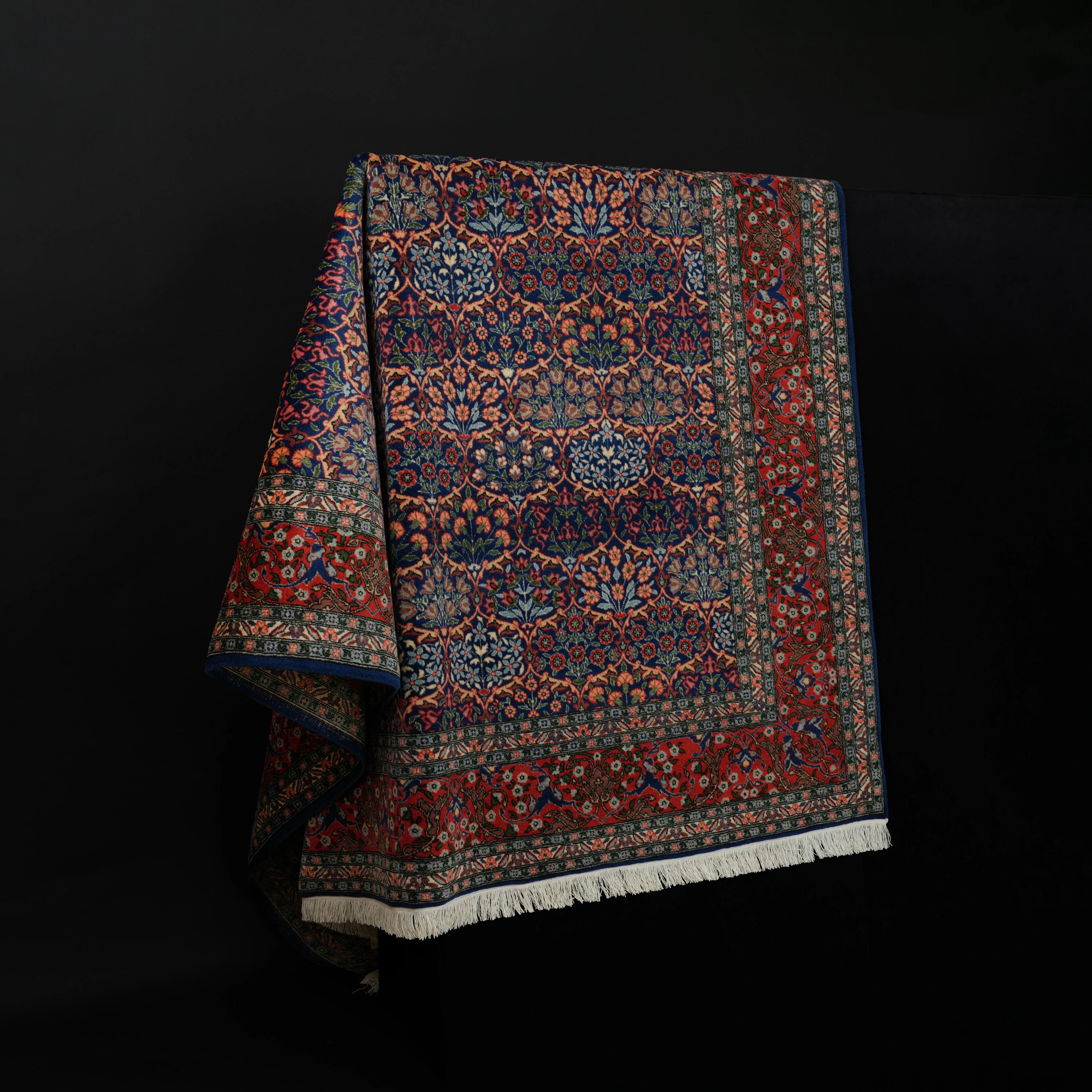 İkinci El Hereke Karpuzlu Desenli El Dokuma Lacivert Yün Halı