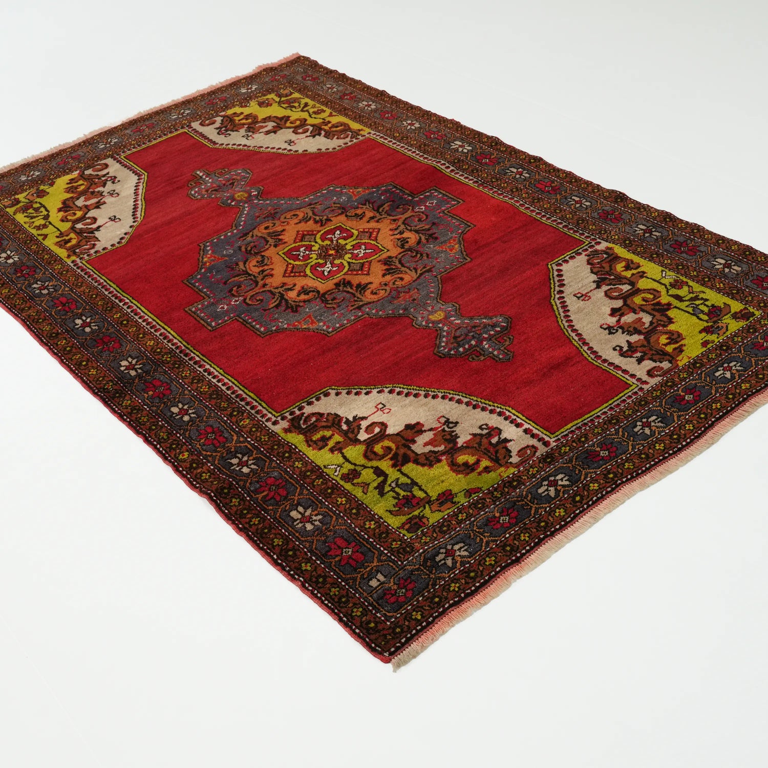 İkinci El Kirmen El Dokuma Kök Boya Nevşehir Derinkuyu Halısı, bordo, 136x222 cm — Halıcızade