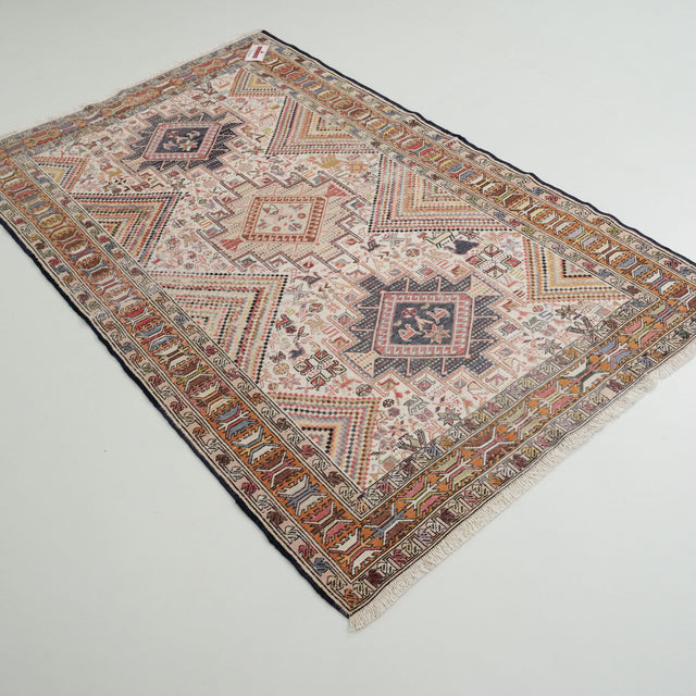 İkinci El Otantik Desenli İpekli El Dokuma Sumak Kilim, krem, 117x184 cm — Halıcızade