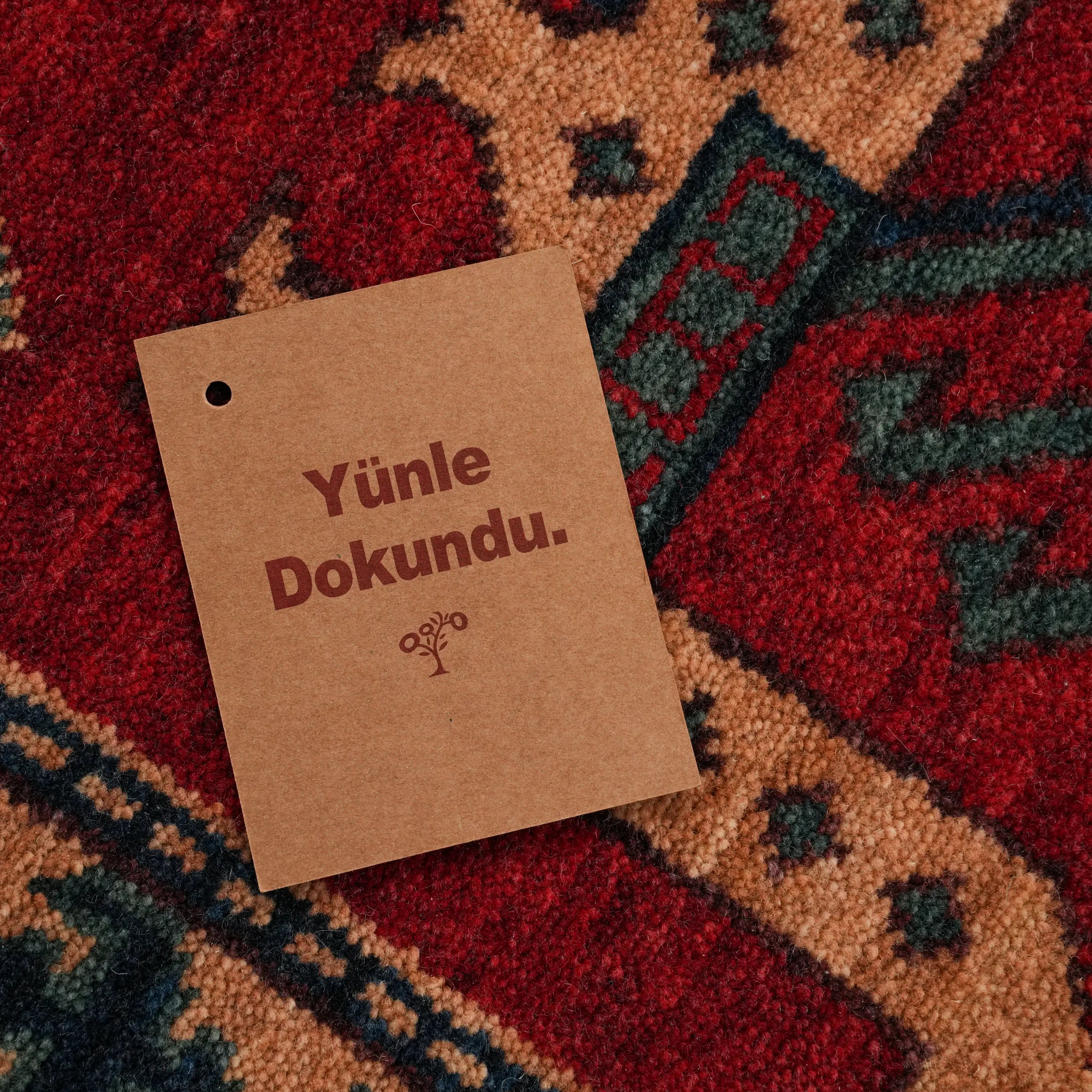 Kadim Serisi Anadolu Desenli Kırmızı Yün Tezgah Dokuma Halı