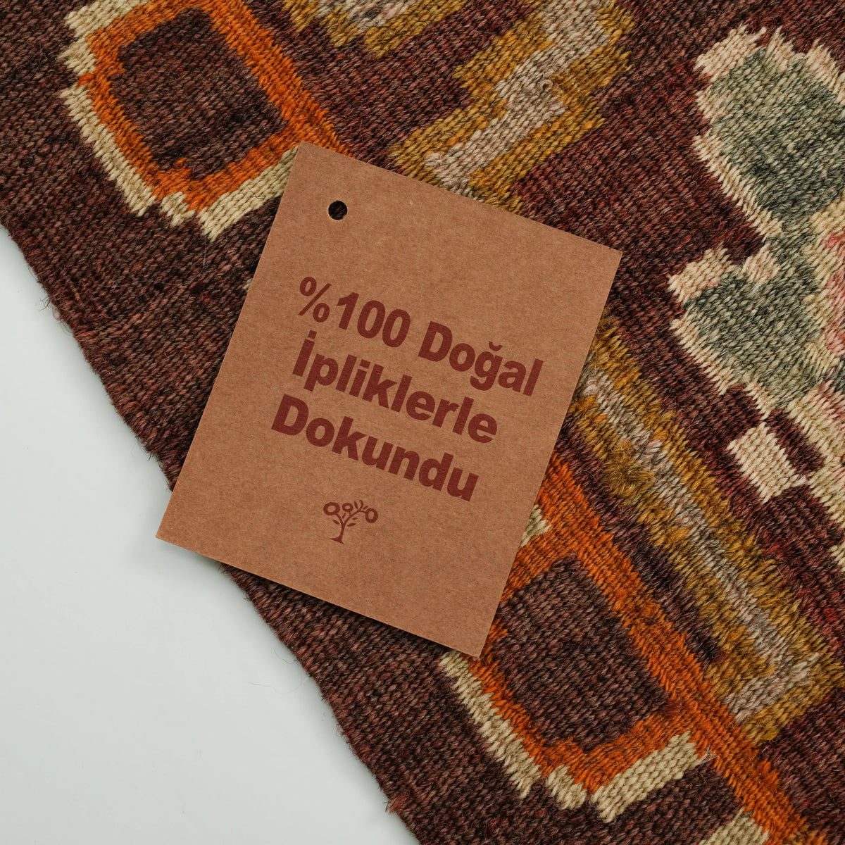 Karabağ Desenli El Dokuma Kahverengi Kilim — yatak odası halısı