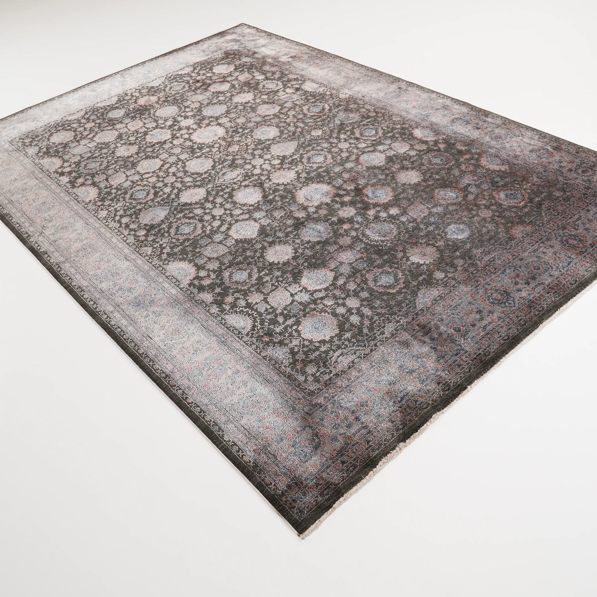 Lahor Serisi Makine Dokuma Uşak Desenli Antrasit Sentetik Halı, 200x300 cm — Halıcızade