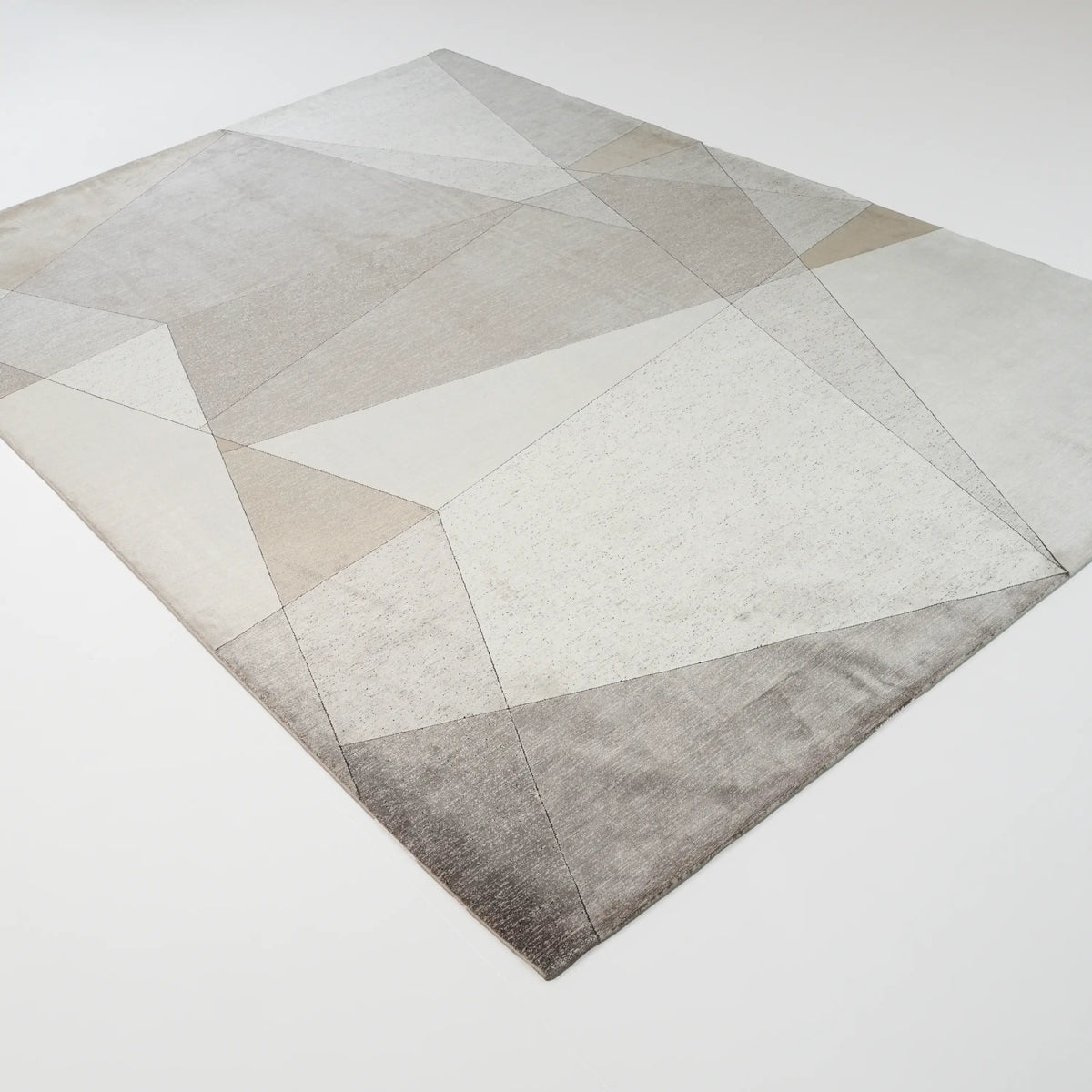 Lugano Serisi Geometrik Desenli Gri Viskon Halı, 160x230 – 200x300 cm — Halıcızade
