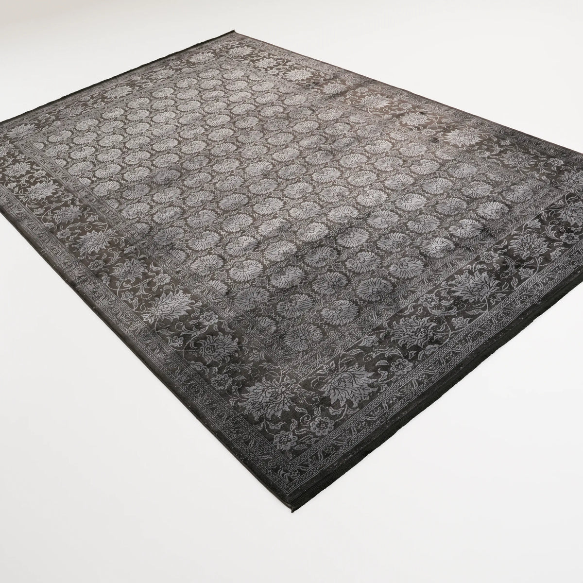 Lugano Serisi Makine Dokuma Uşak Desenli Siyah Halı, 130x190 – 200x290 cm — Halıcızade