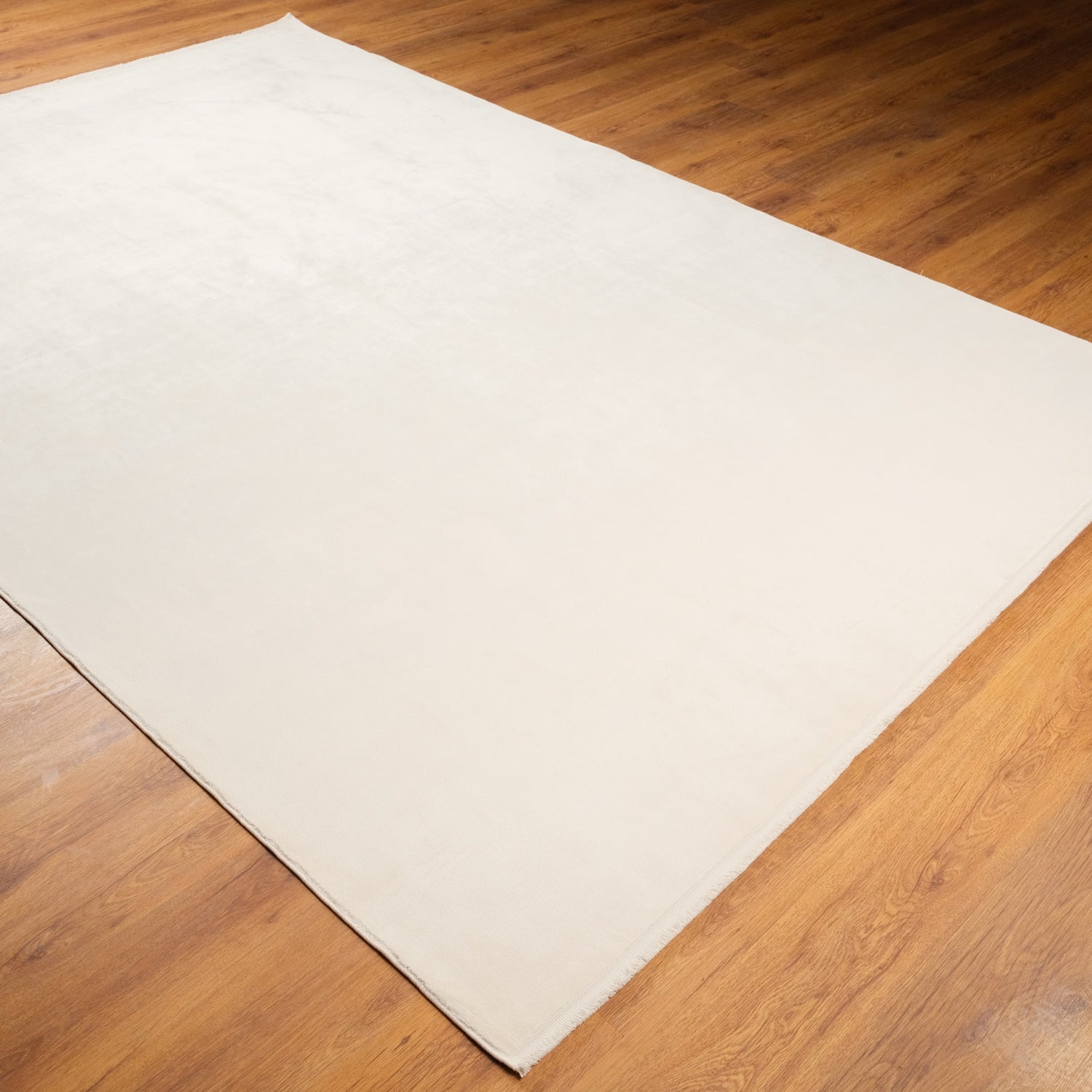 Lugano Serisi Sade Desenli Makine Dokuma Halı, krem, 80x150 – 300x400 cm — Halıcızade