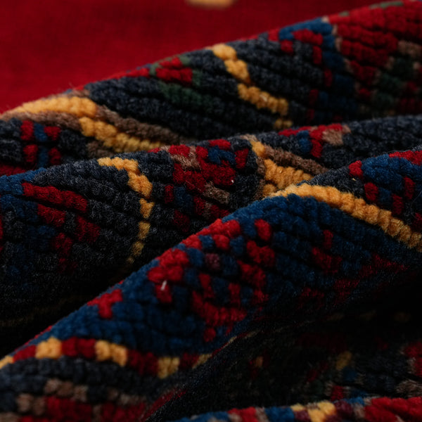 El Dokuma Madalyon Uşak Desenli Özel İmalat Kök Boyalı Yün Halı